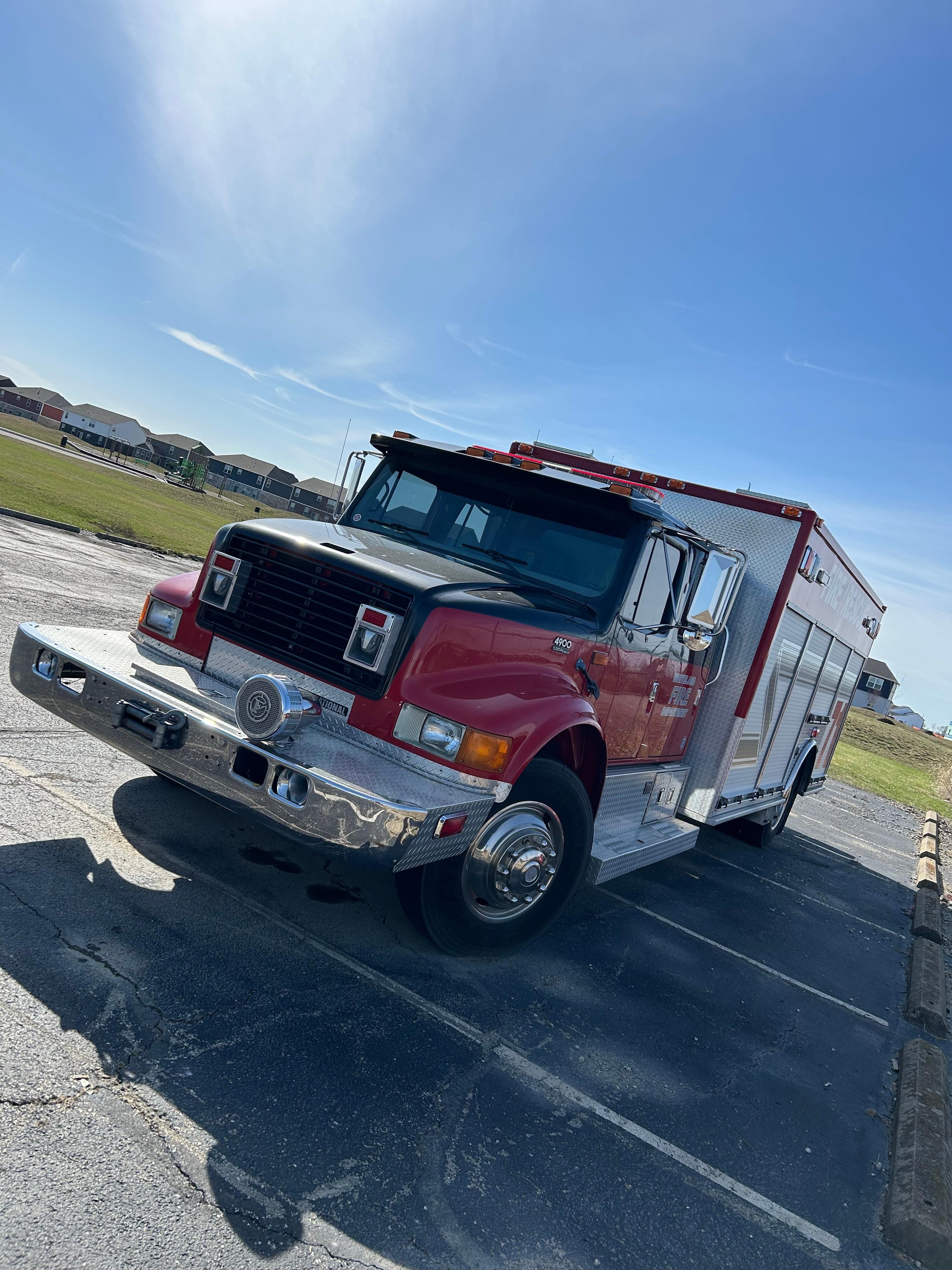 1995 American International Heavy Rescue - image 8