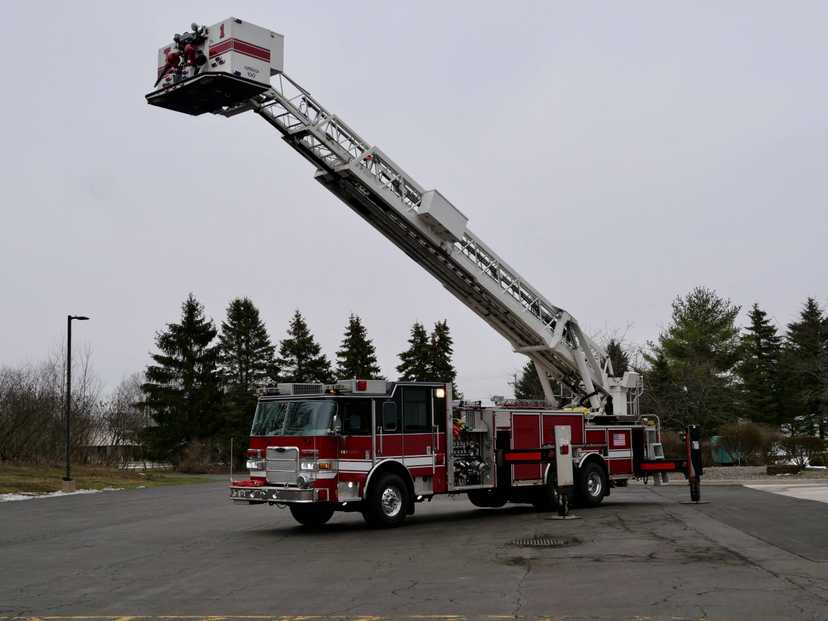 2008 Pierce Arrow XT 100' Quint — photo 3