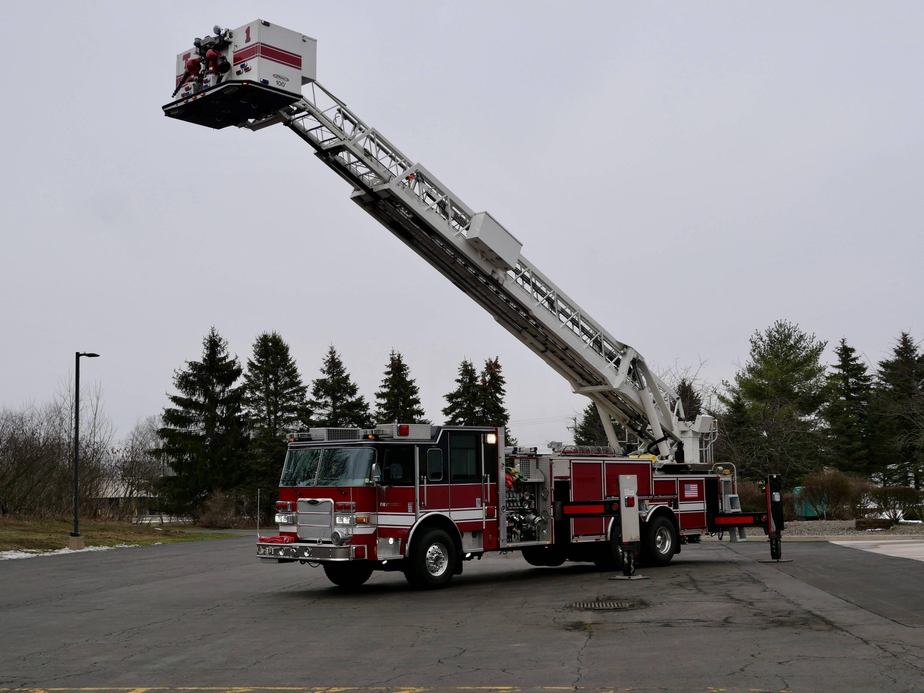 2008 Pierce Arrow XT 100' Quint - image 3