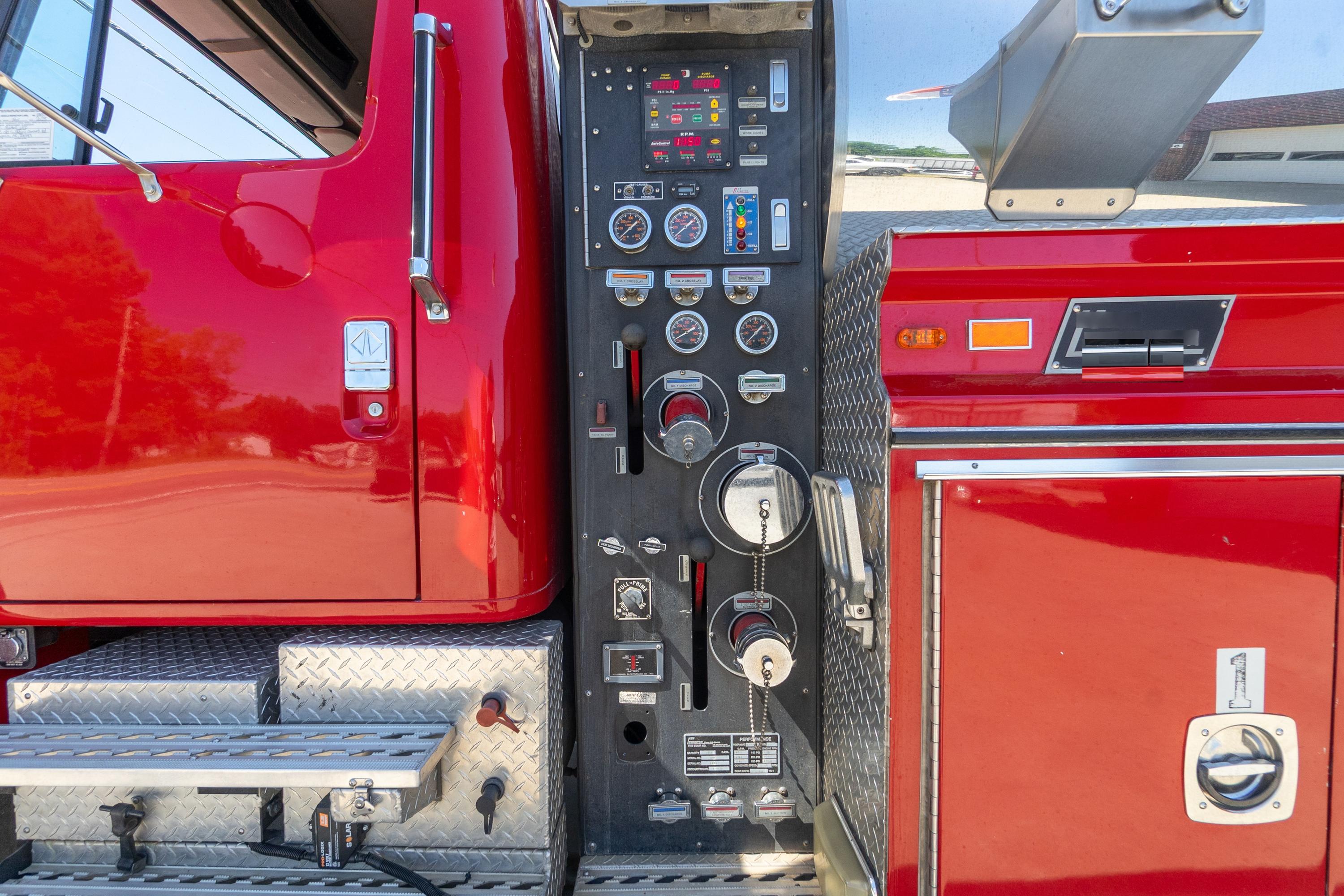 2001 New Lexington International Tanker - image 47