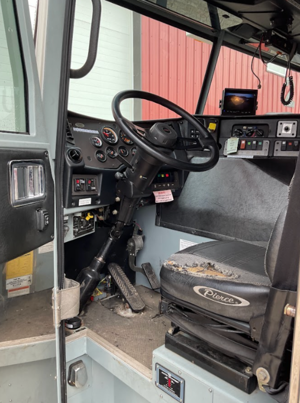 2003 Pierce Tilt Cab Pumper - image 58