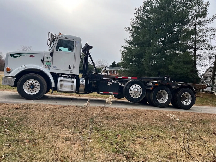 2013 Peterbilt Galbreath Roll-Off — photo 2