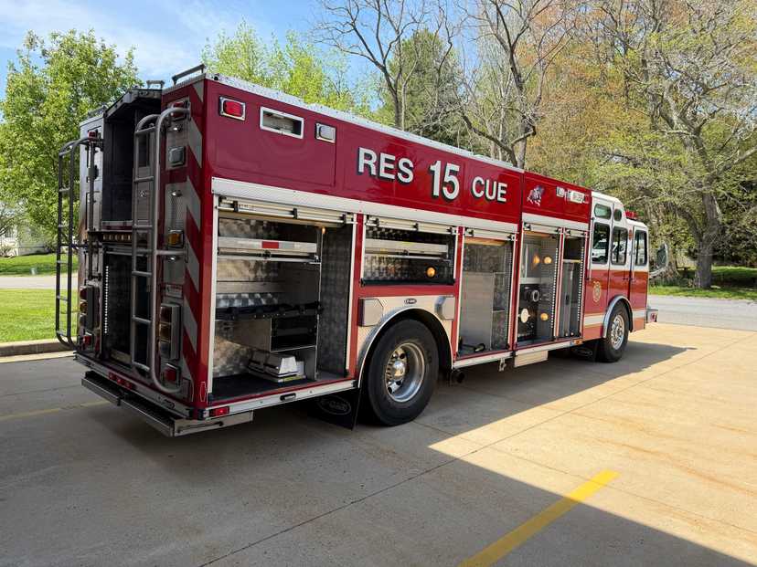2002 E-One Cyclone Rescue Pumper — photo 4