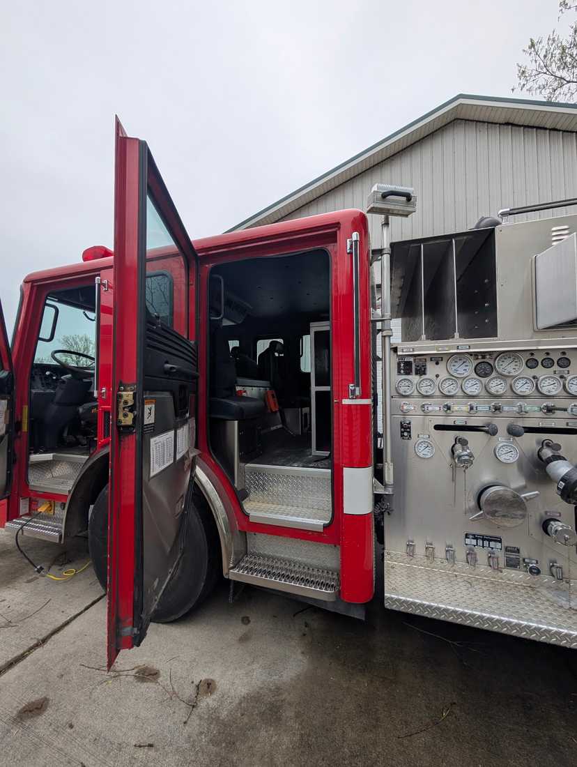2004 American LaFrance Metropolitan Pumper — photo 6