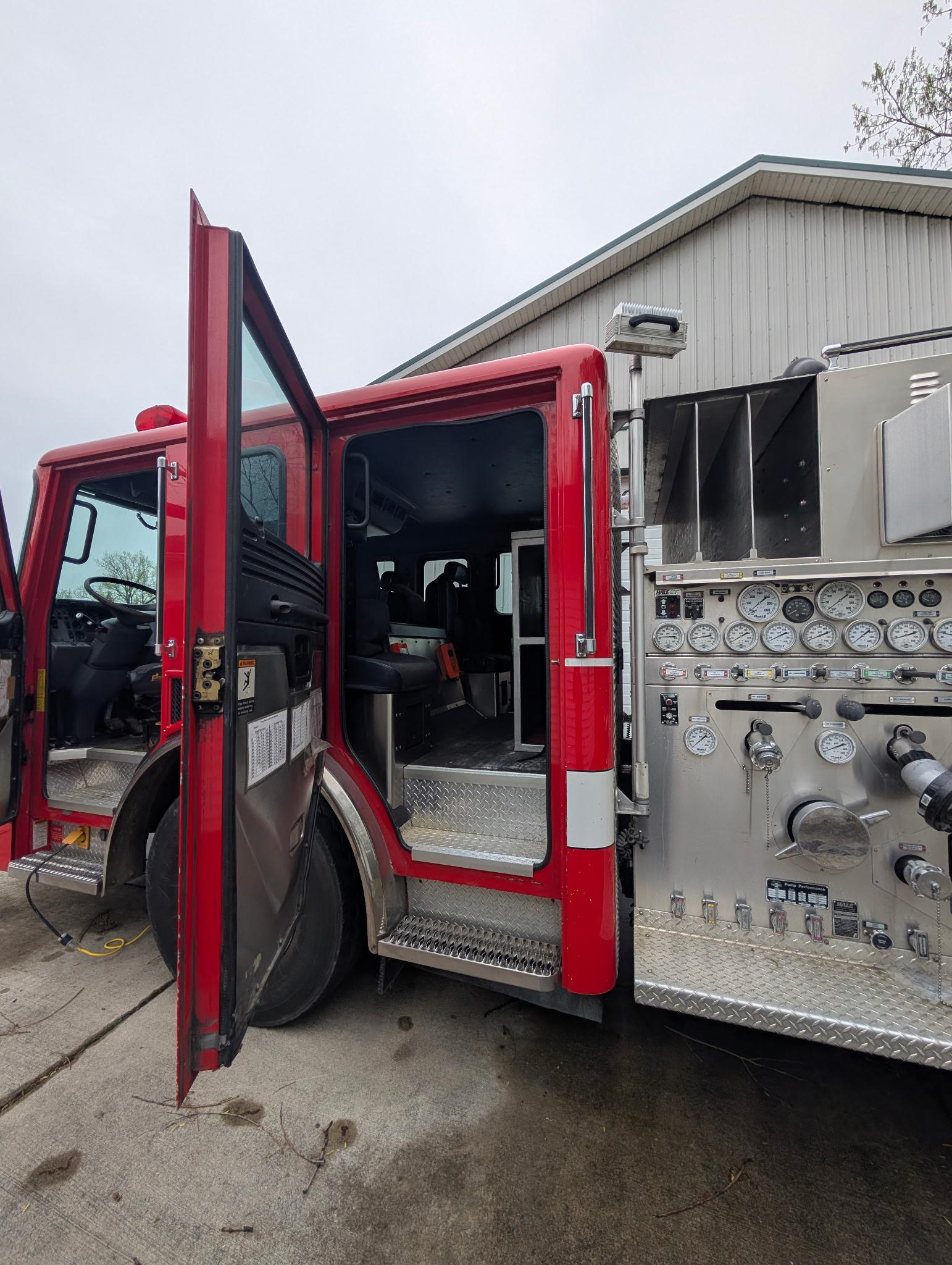 2004 American LaFrance Metropolitan Pumper - image 6