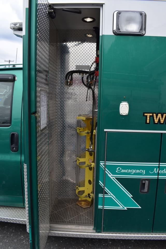 2010 PL-Custom Chevrolet Type III Ambulance - image 11