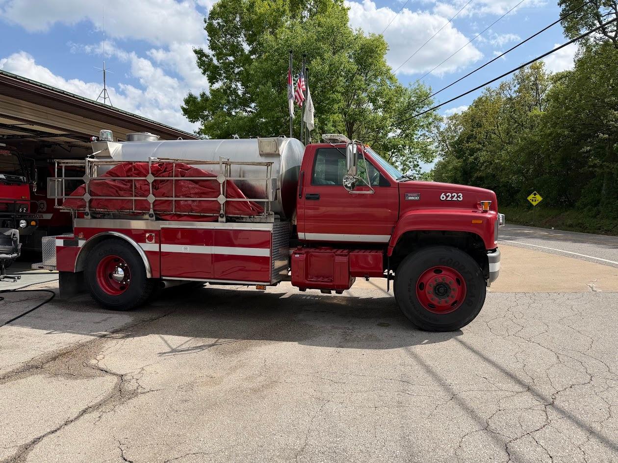 1999 Ferrara GMC Tanker - image 2