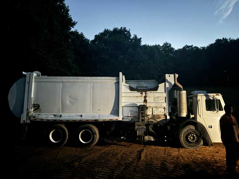 2010 Mack McNeilus Automated Side Loader — photo 8