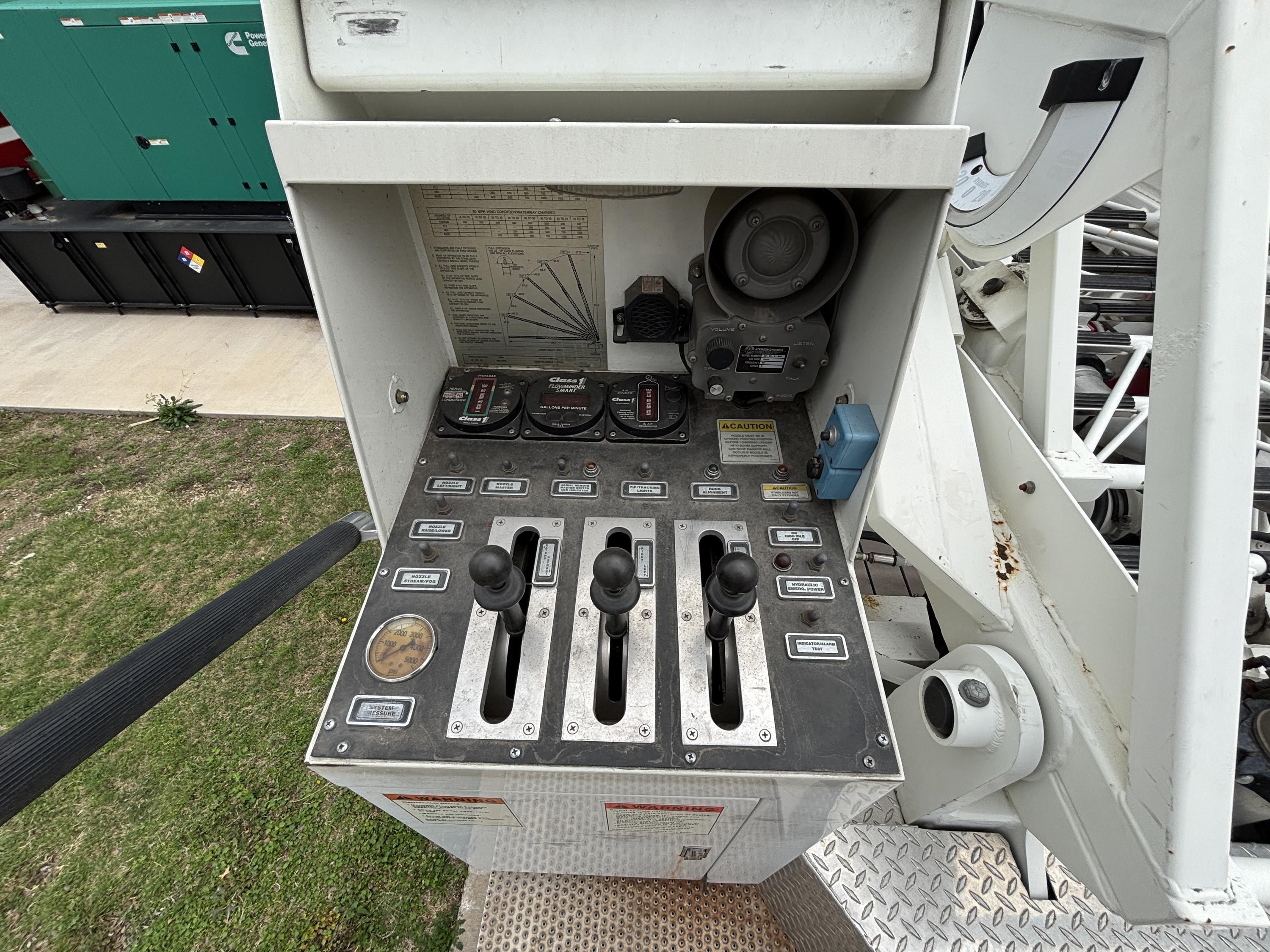 1999 Pierce Dash 75' Aerial - image 32