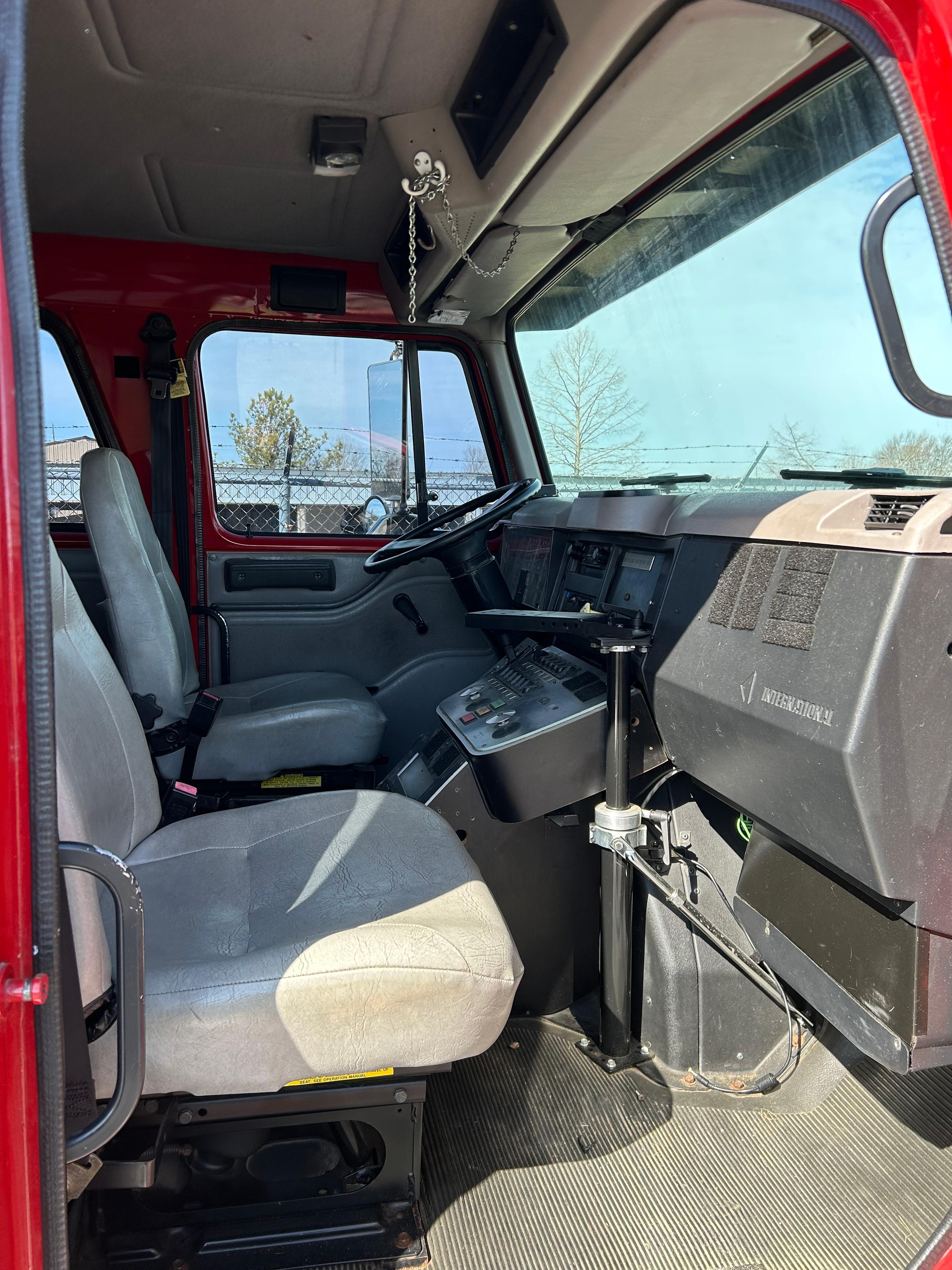 1995 American International Heavy Rescue - image 15