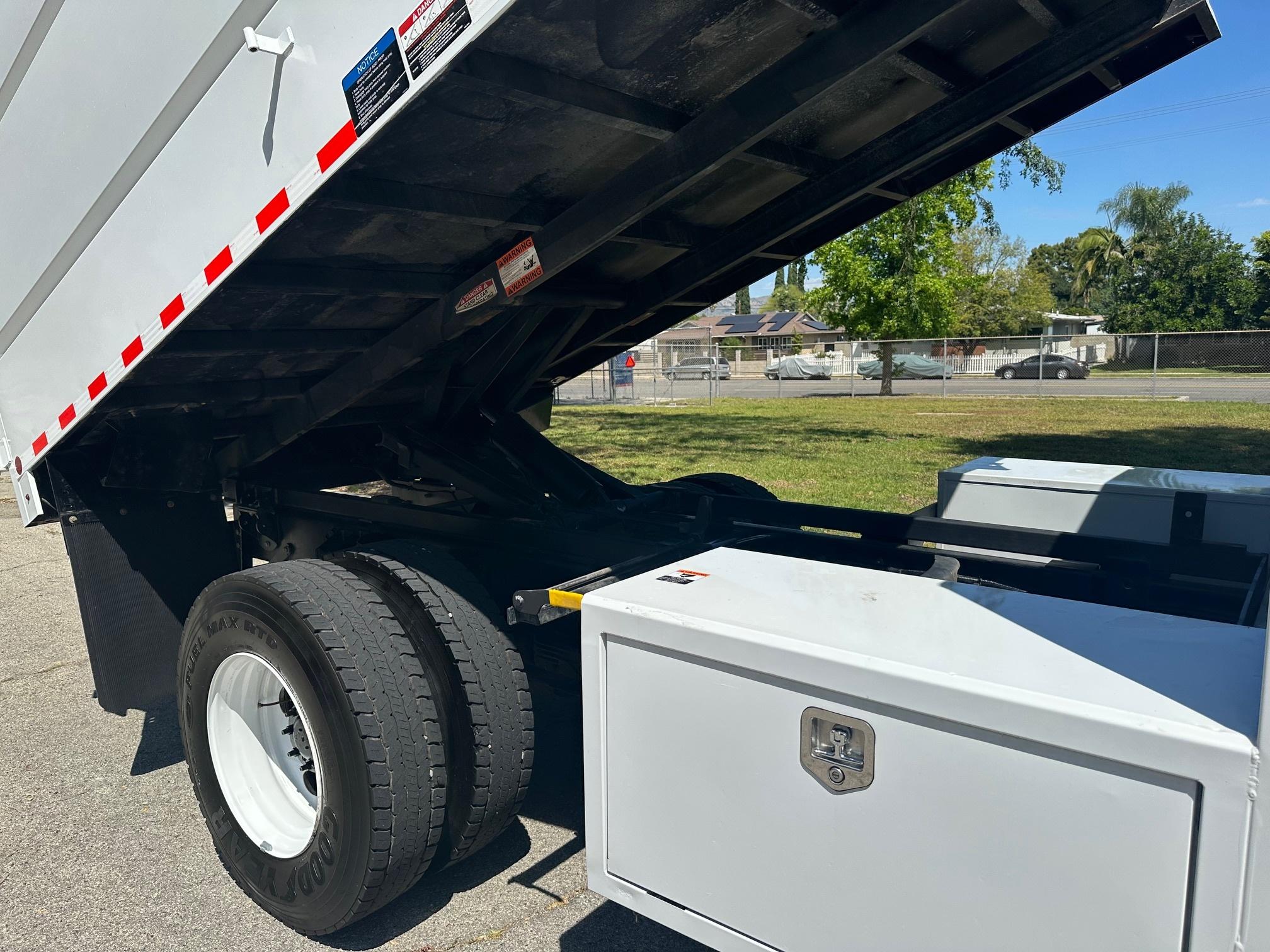 2022 Ford F-750 Extra Cab Chipper Dump Truck - image 4