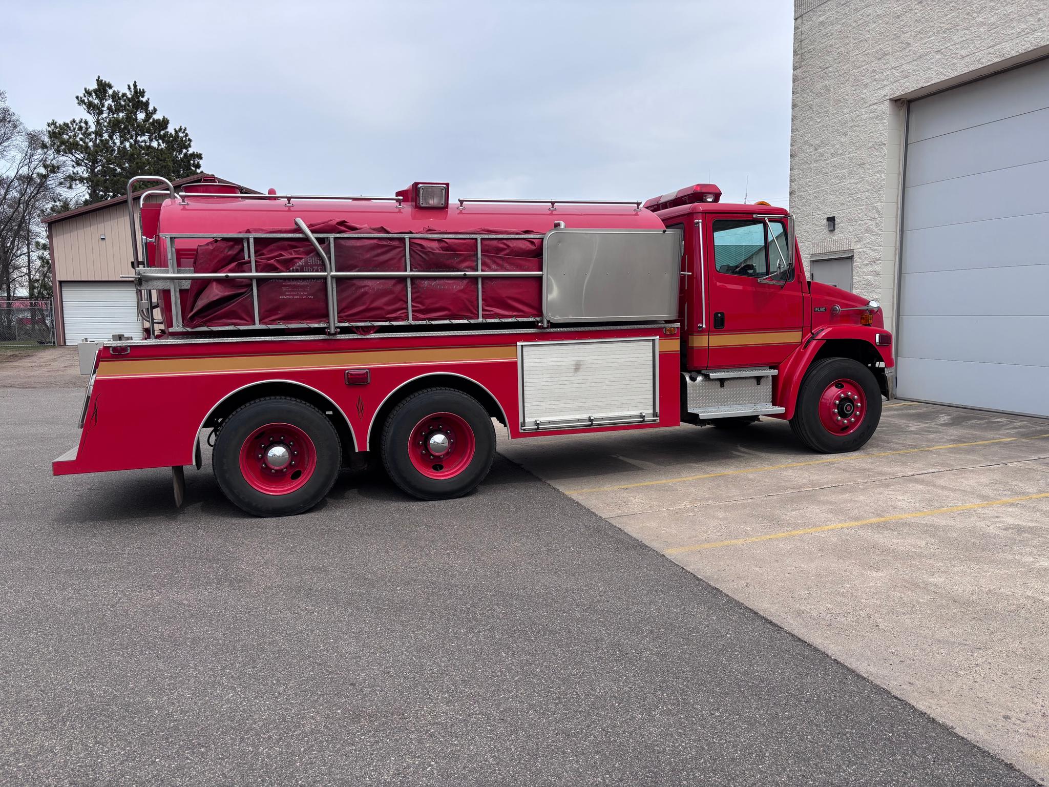 1993 Freightliner FL80 Tanker - image 2