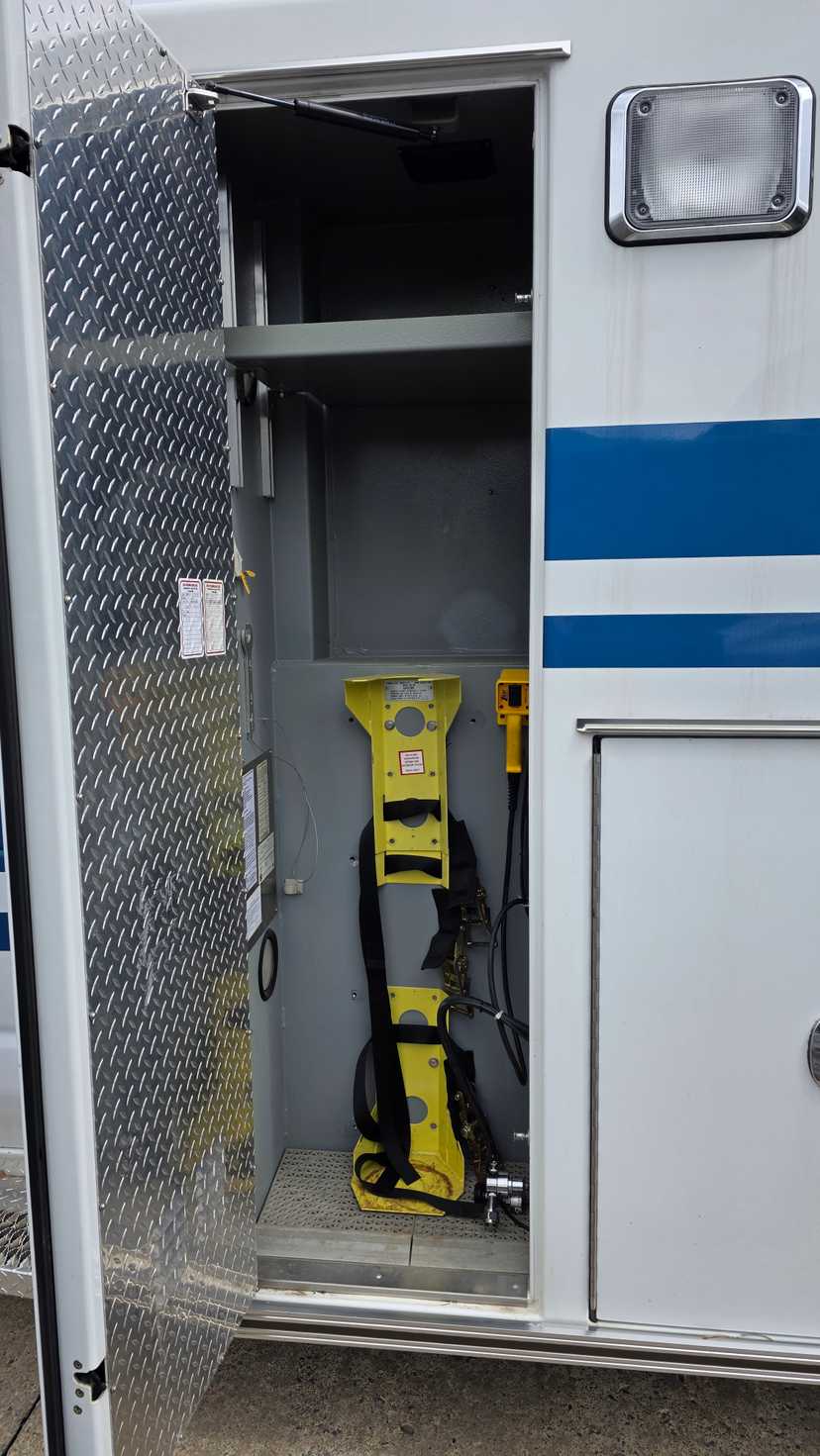 2008 Braun Ford Type III Ambulance — photo 5