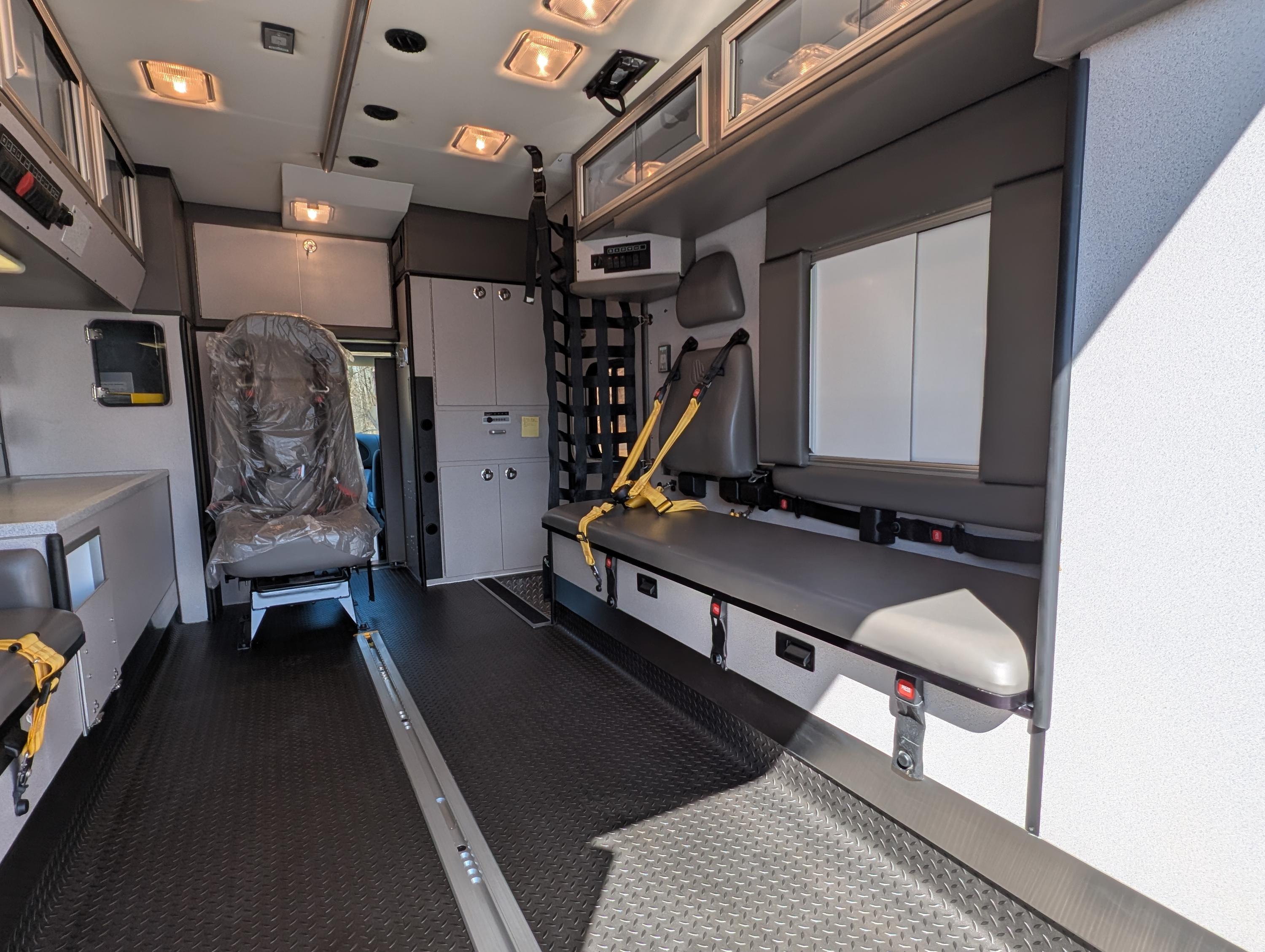 2008 Road Rescue Ford Type III Ambulance - image 23