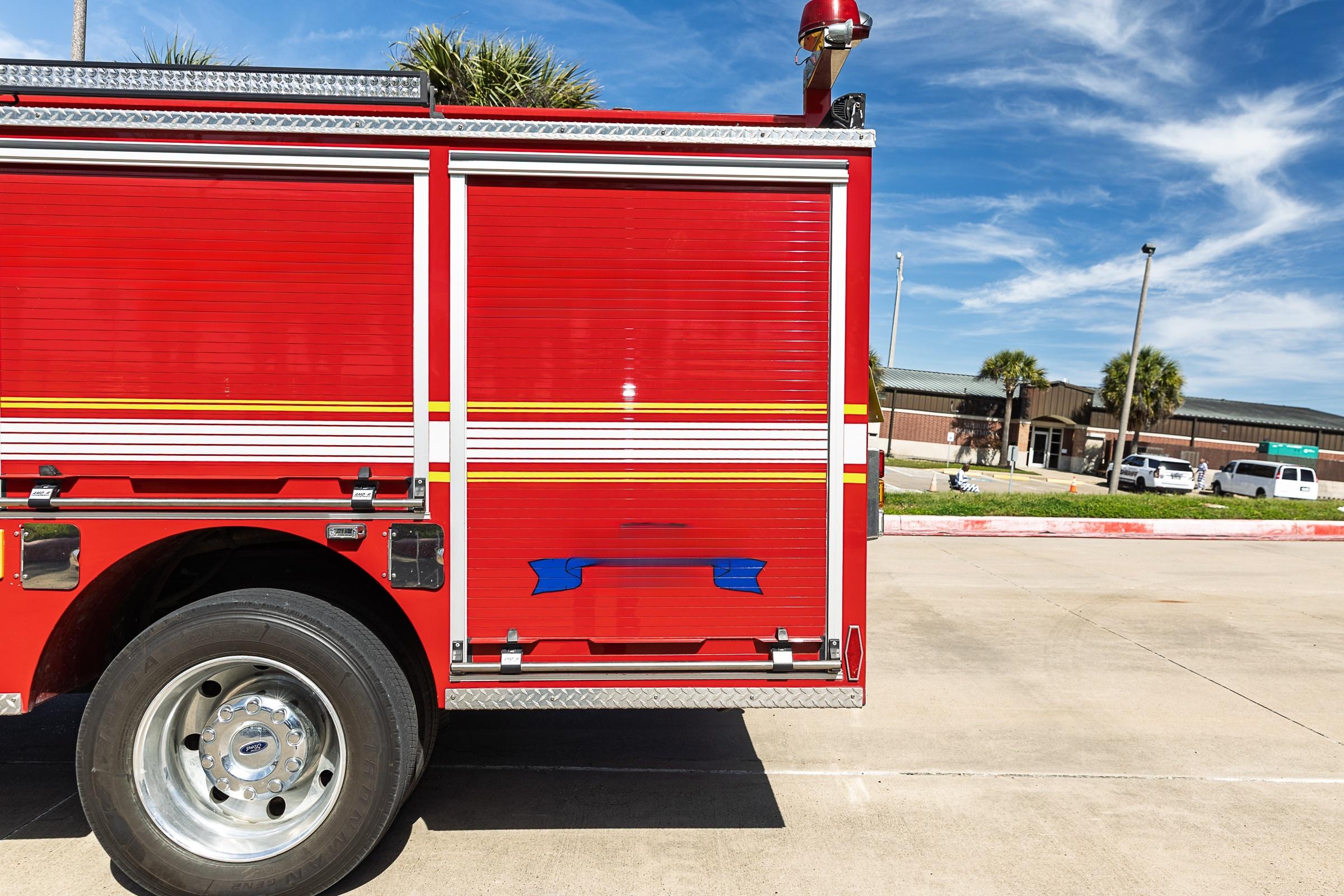 2013 Pierce Ford 4x4 Mini Pumper - image 17
