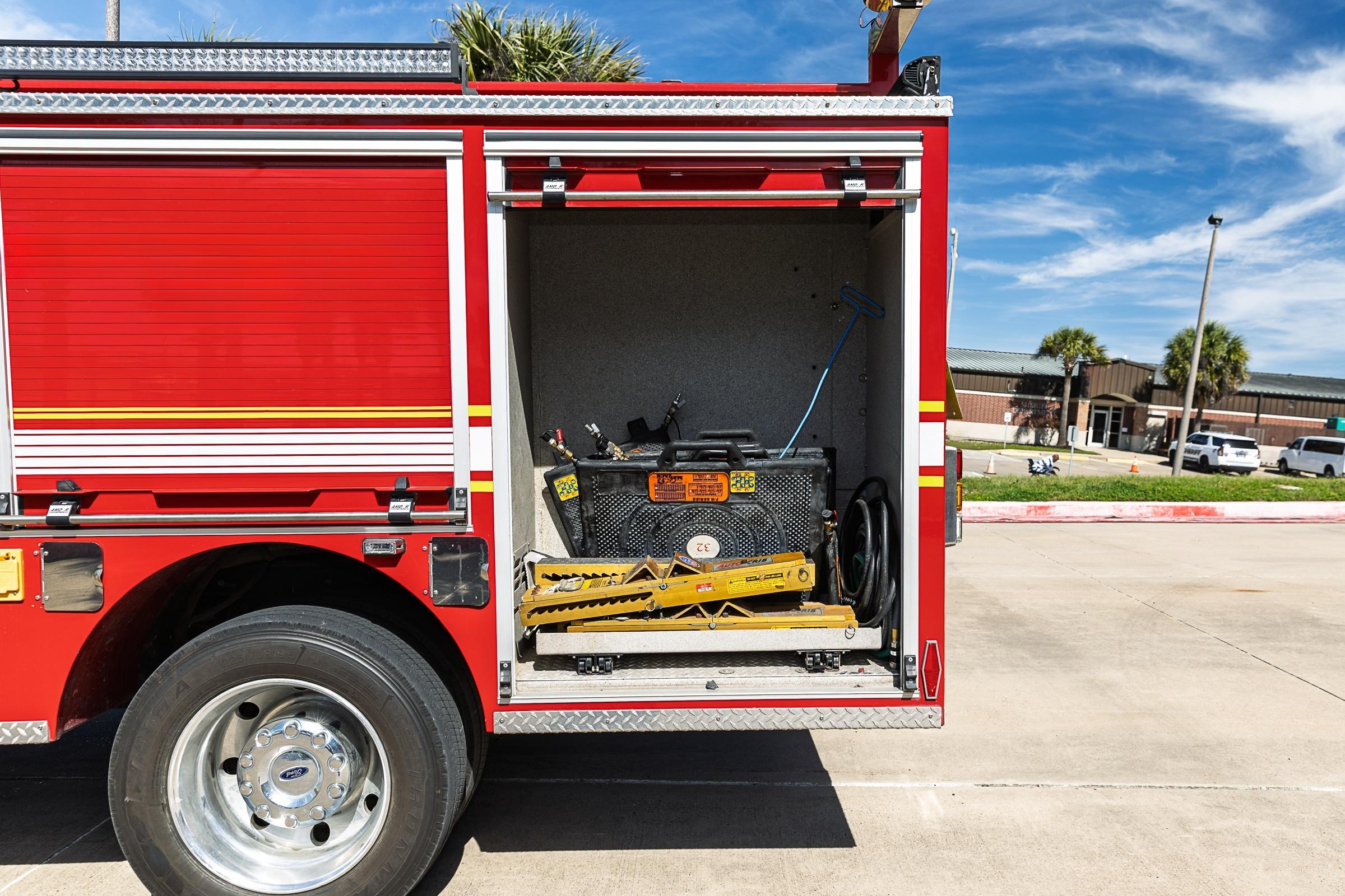 2013 Pierce Ford 4x4 Mini Pumper - image 18