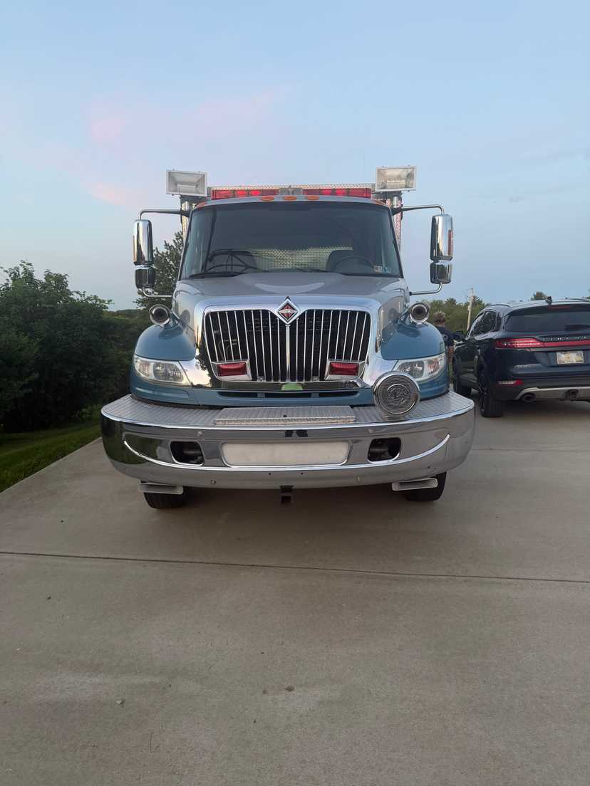 2005 International 4400 Heavy Rescue — photo 3