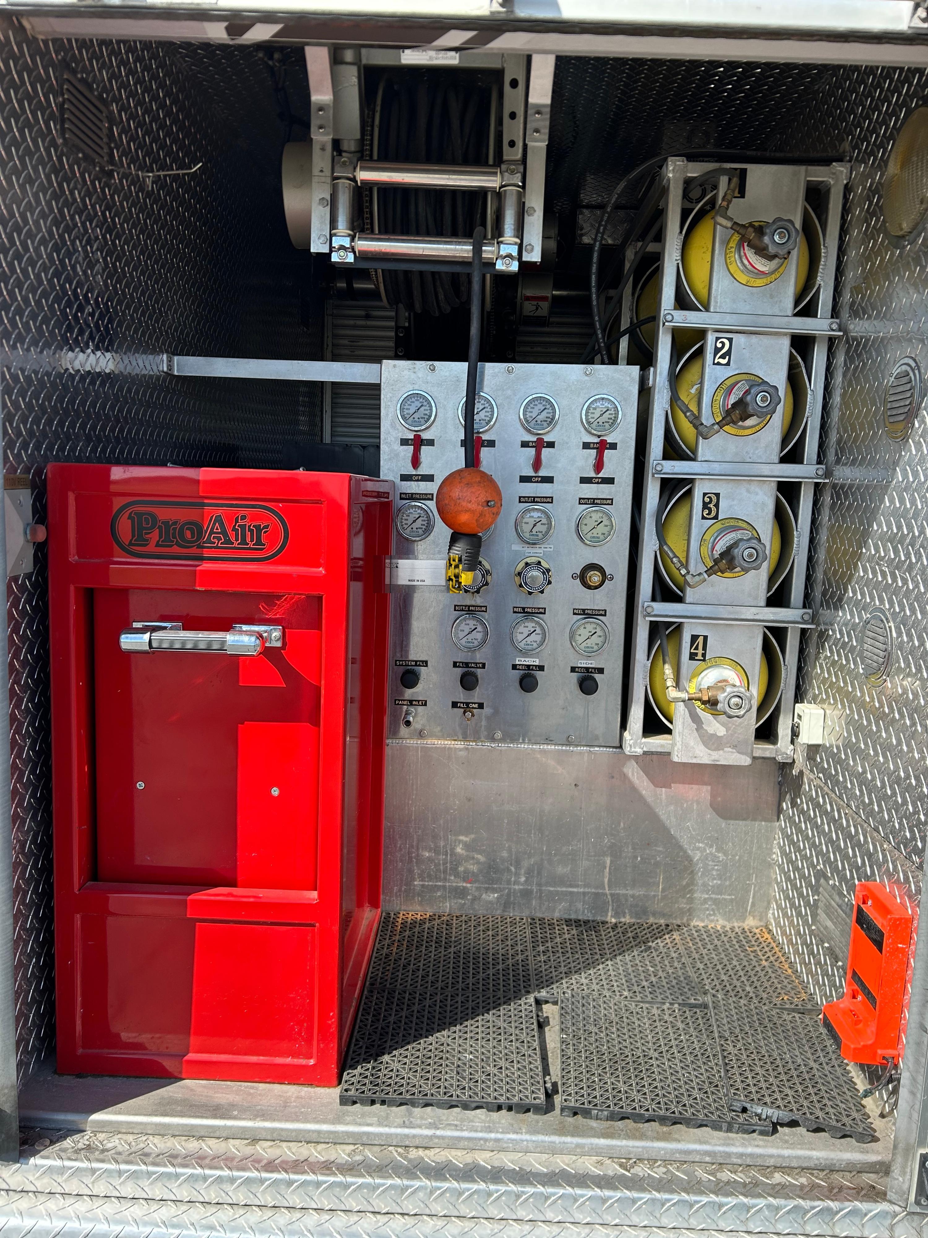 1995 American International Heavy Rescue - image 29