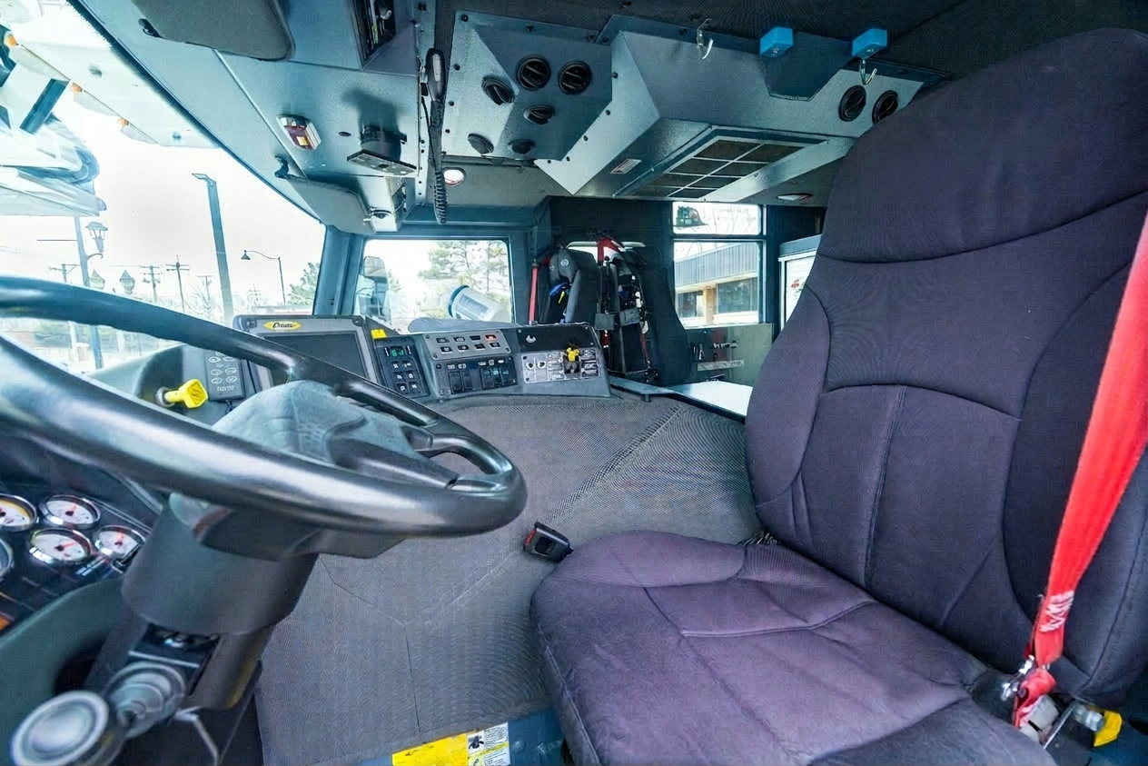 2016 Pierce Velocity 100' Quint - image 43