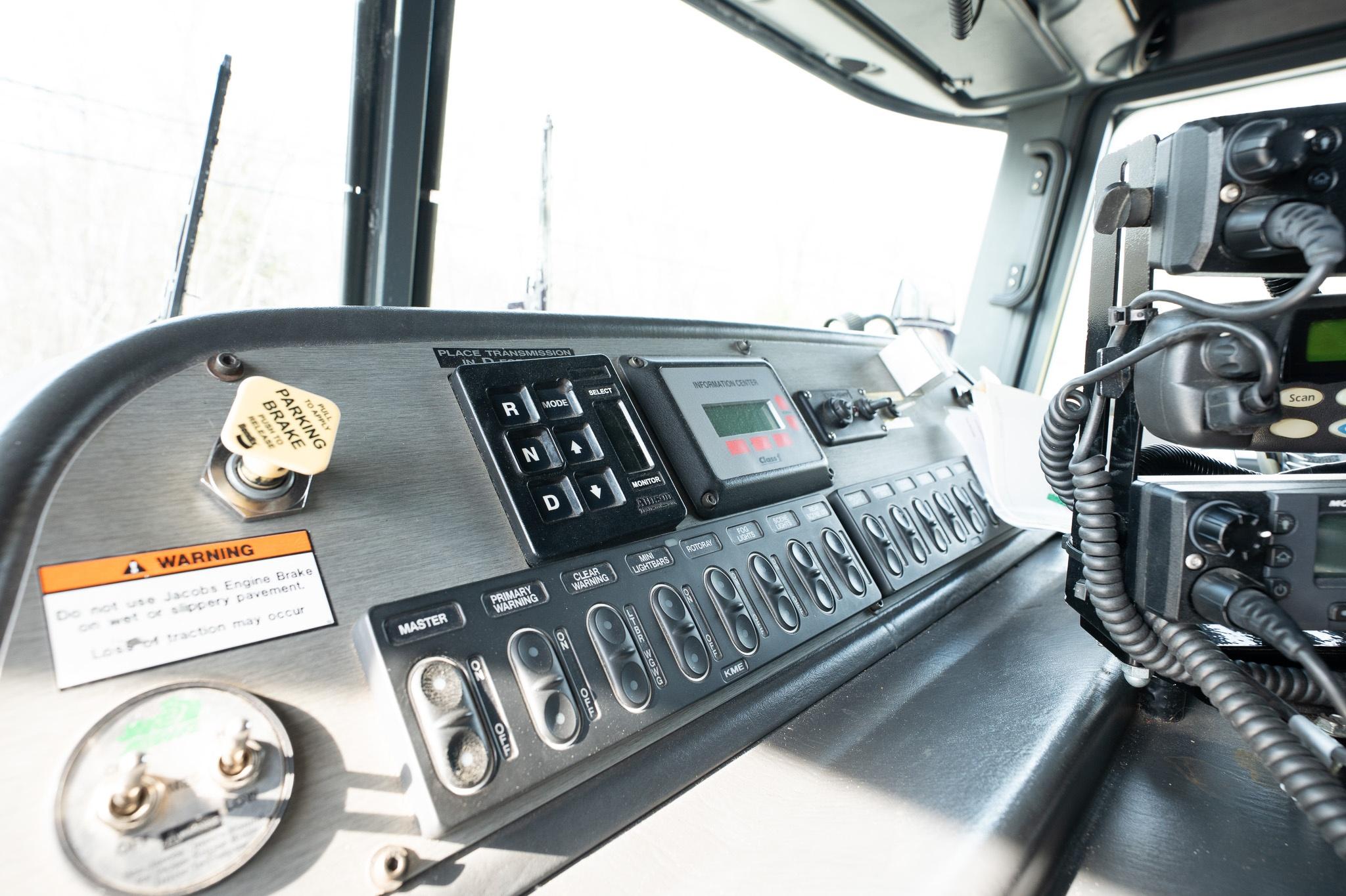 2009 KME Predator 4x4 Heavy Rescue - image 124