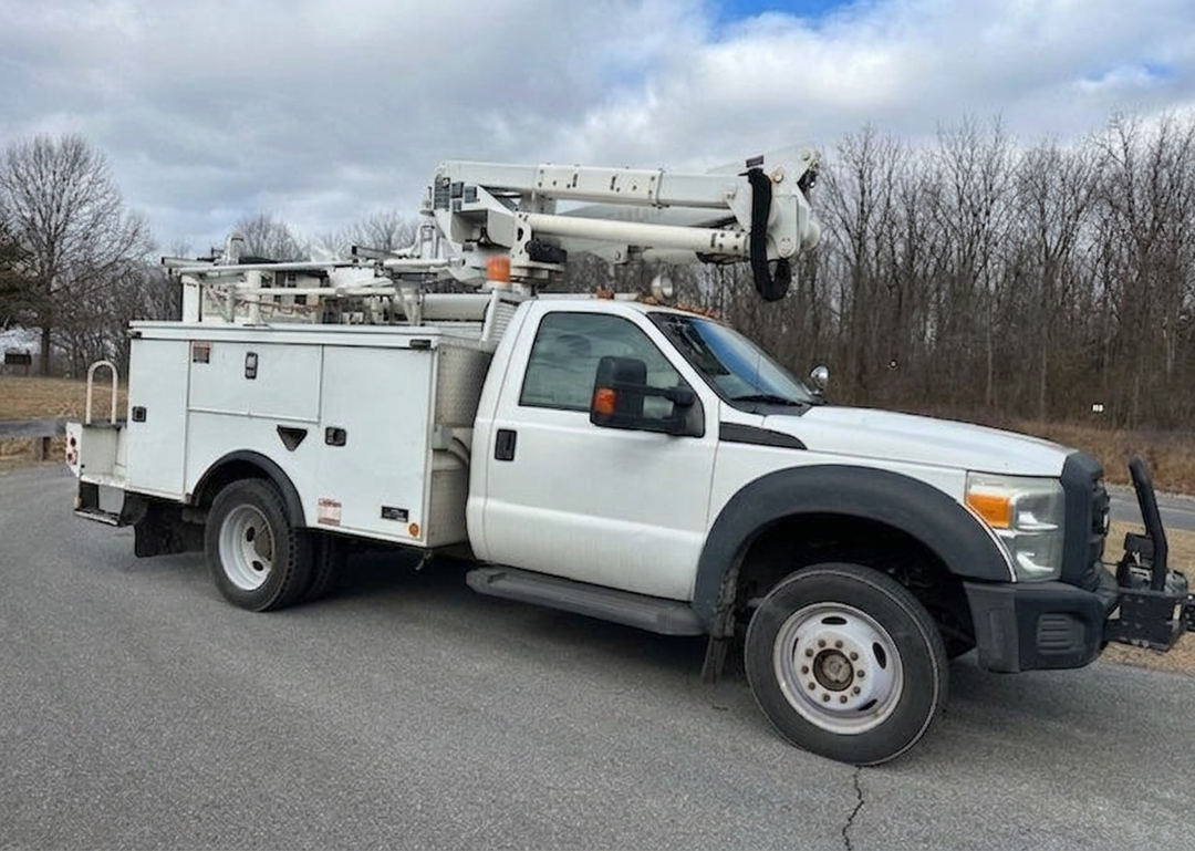 2015 Ford F550 Bucket Truck w/ Altec AT37G (42 ft)