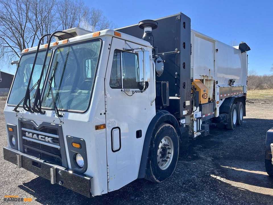 2013 Mack Labrie Automated Side Loader