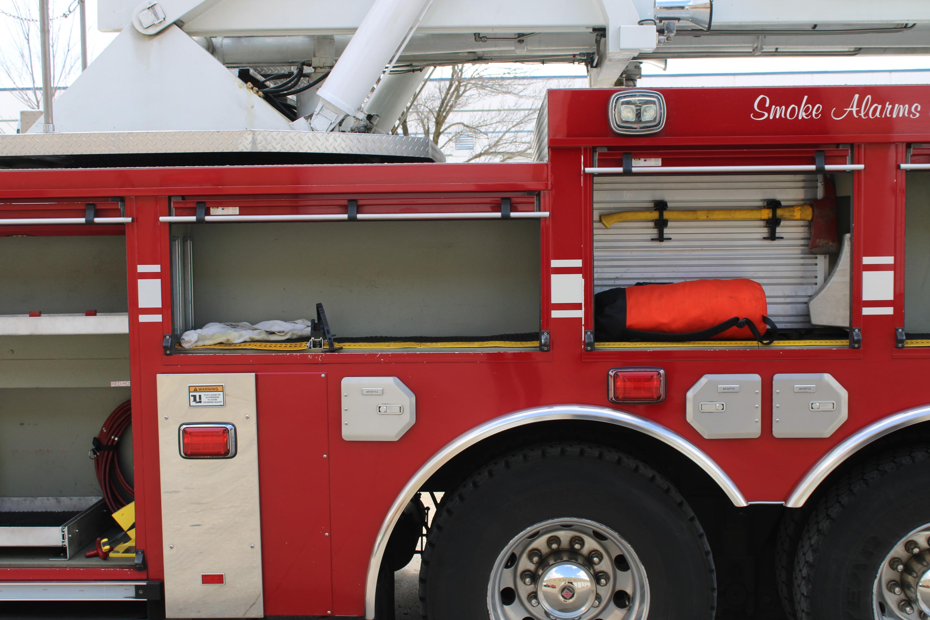 2013 Spartan Sirius MFD 105' Quint - image 13