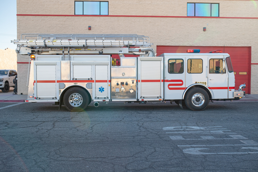 2003 E-One Typhoon 50' Quint — photo 8