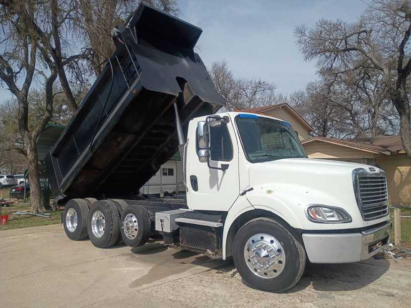 2013 Freightliner M2 — photo 5