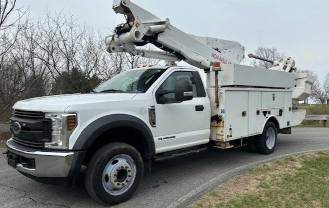 2019 Ford F550 Bucket Truck w/ Altec AT48S Boom (53 ft) - image 18