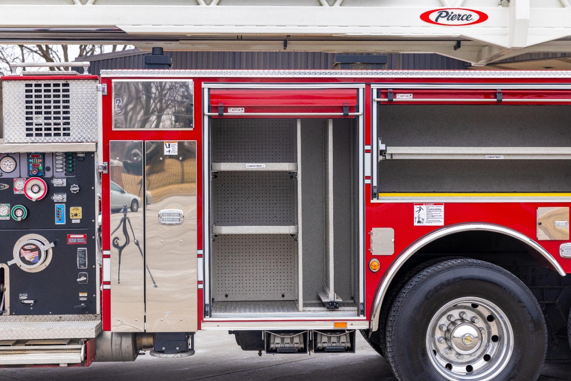 2016 Pierce Velocity 100' Quint - image 46