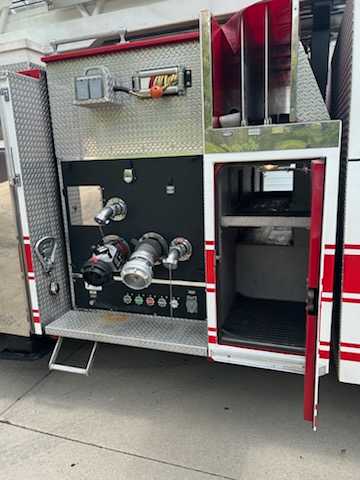 2001 Pierce Dash 100' Quint — photo 7