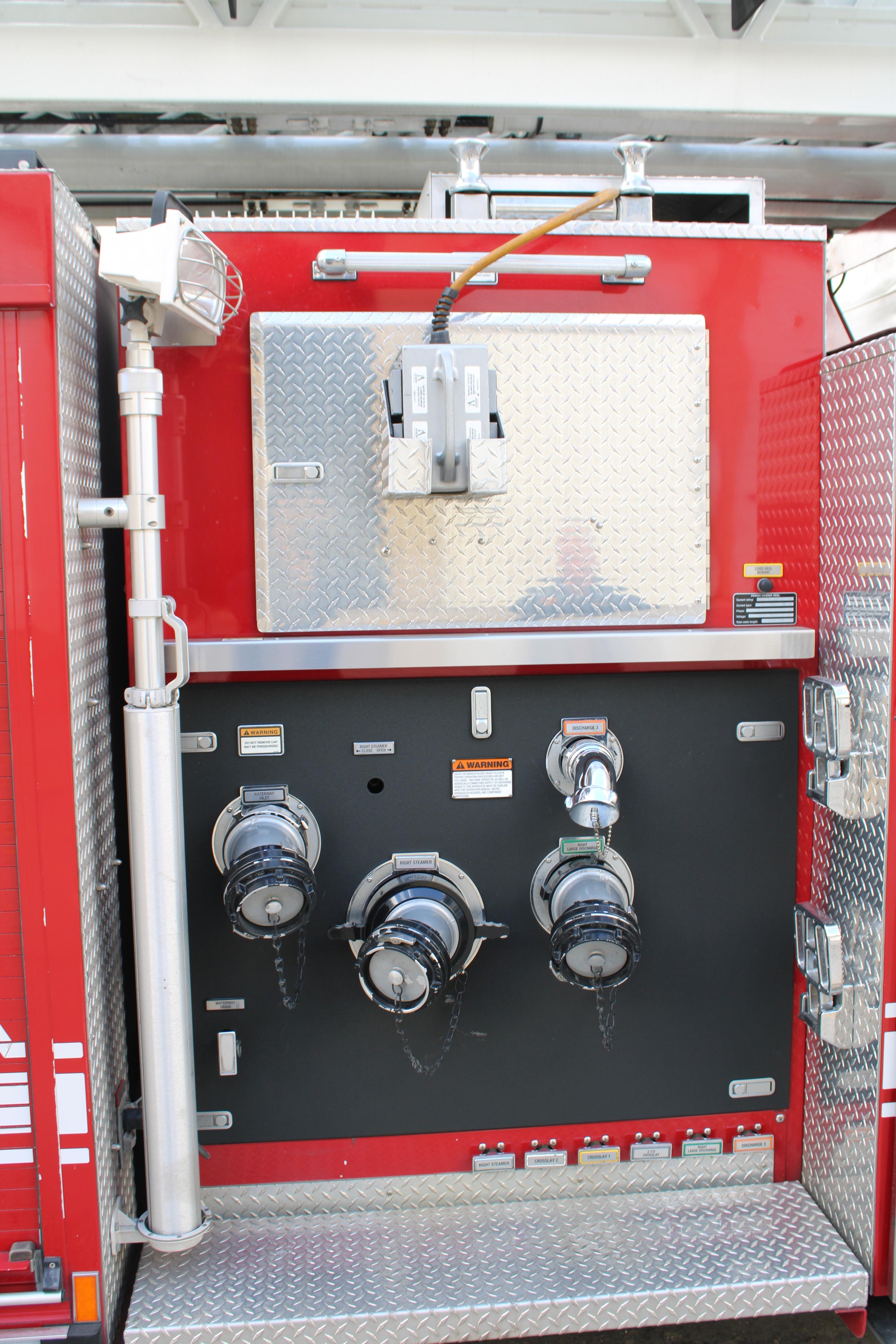 2013 Spartan Sirius MFD 105' Quint - image 30