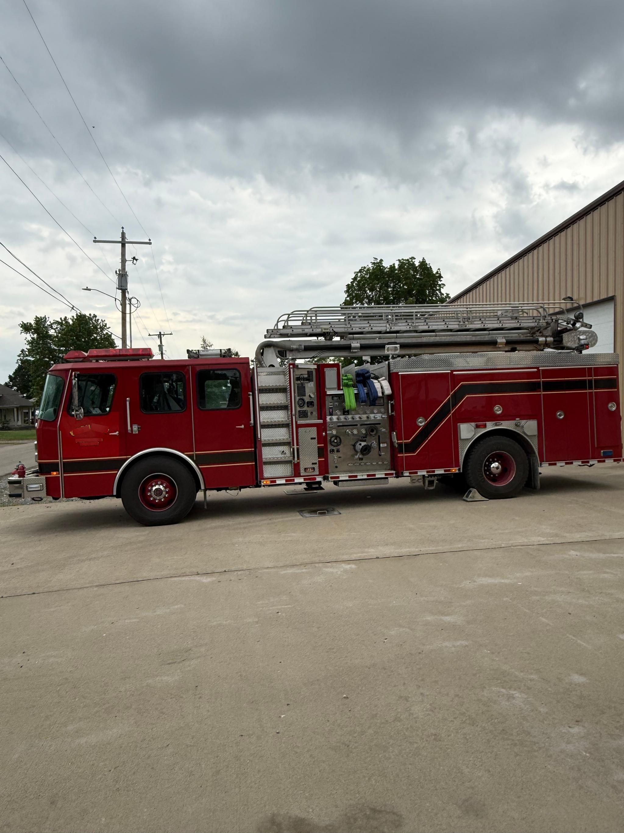 1997 E-One Telesquirt 50' Telesquirt - image 3