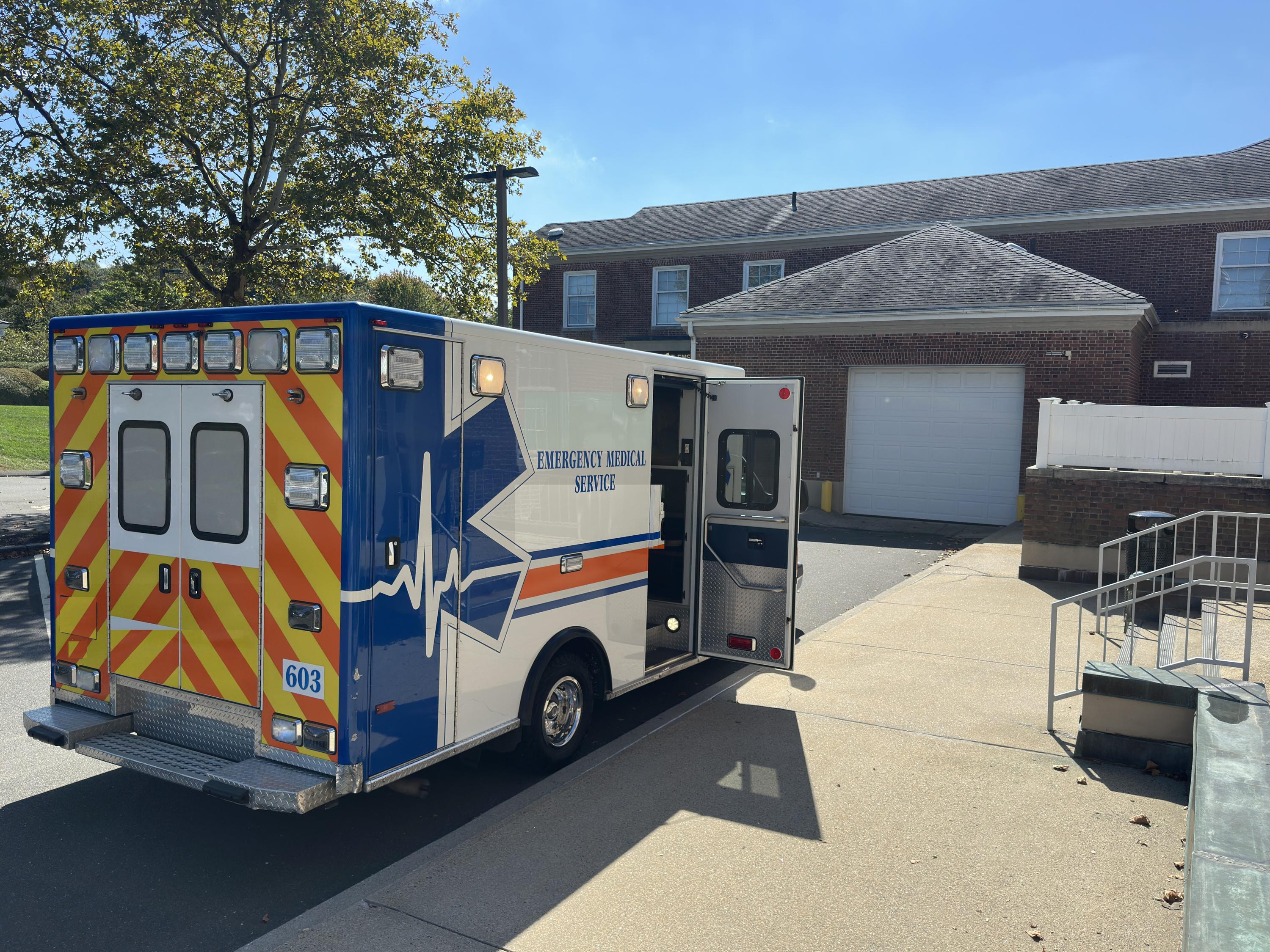 2015 PL-Custom Chevrolet Type III Ambulance - image 8