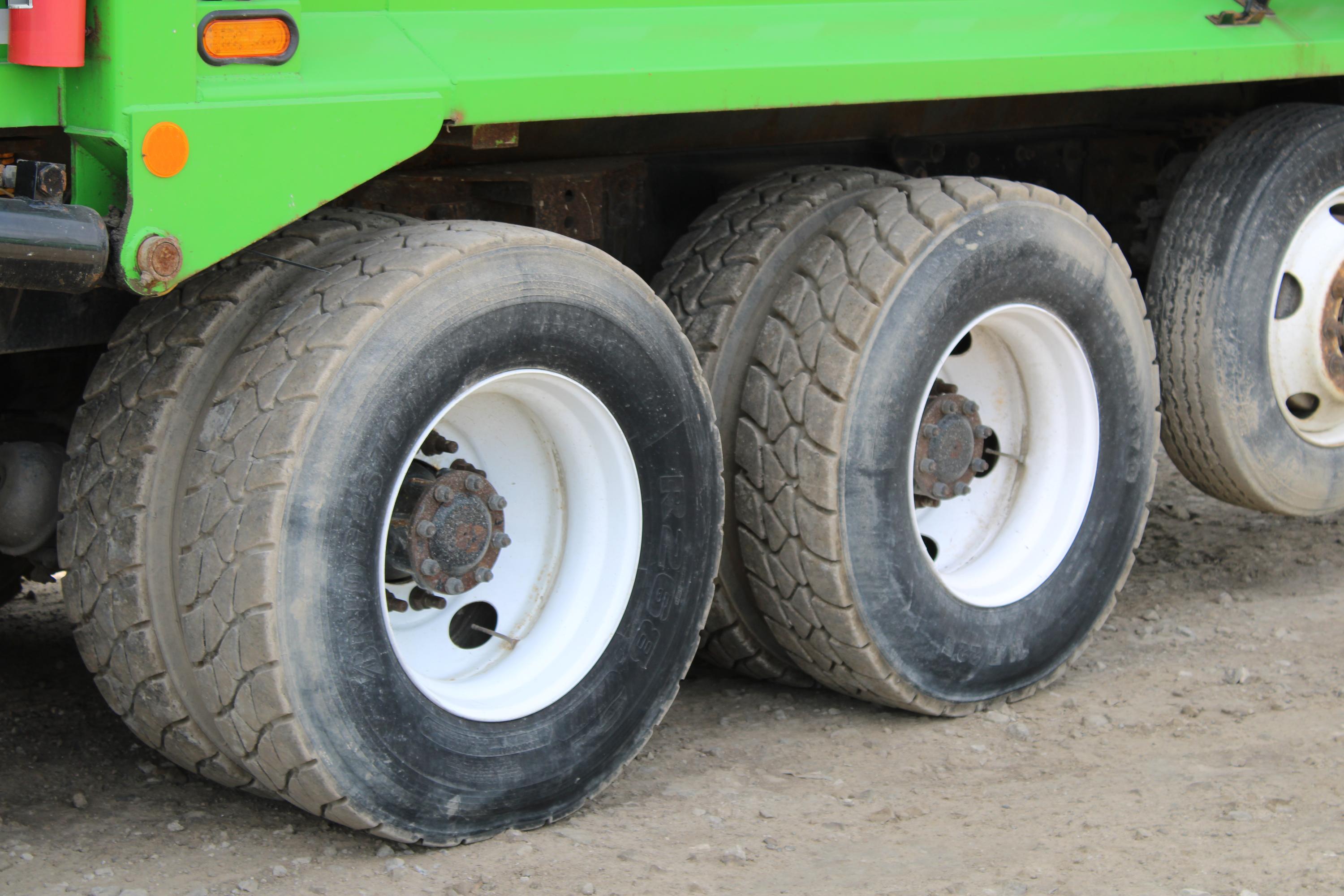 2020 Mack E-Z Pack Front Loader - image 9