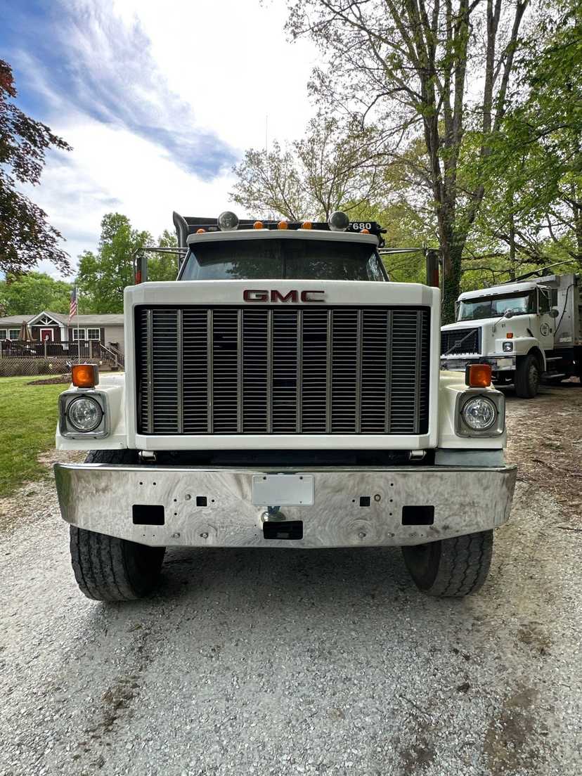 1989 GMC Brigadere — photo 2