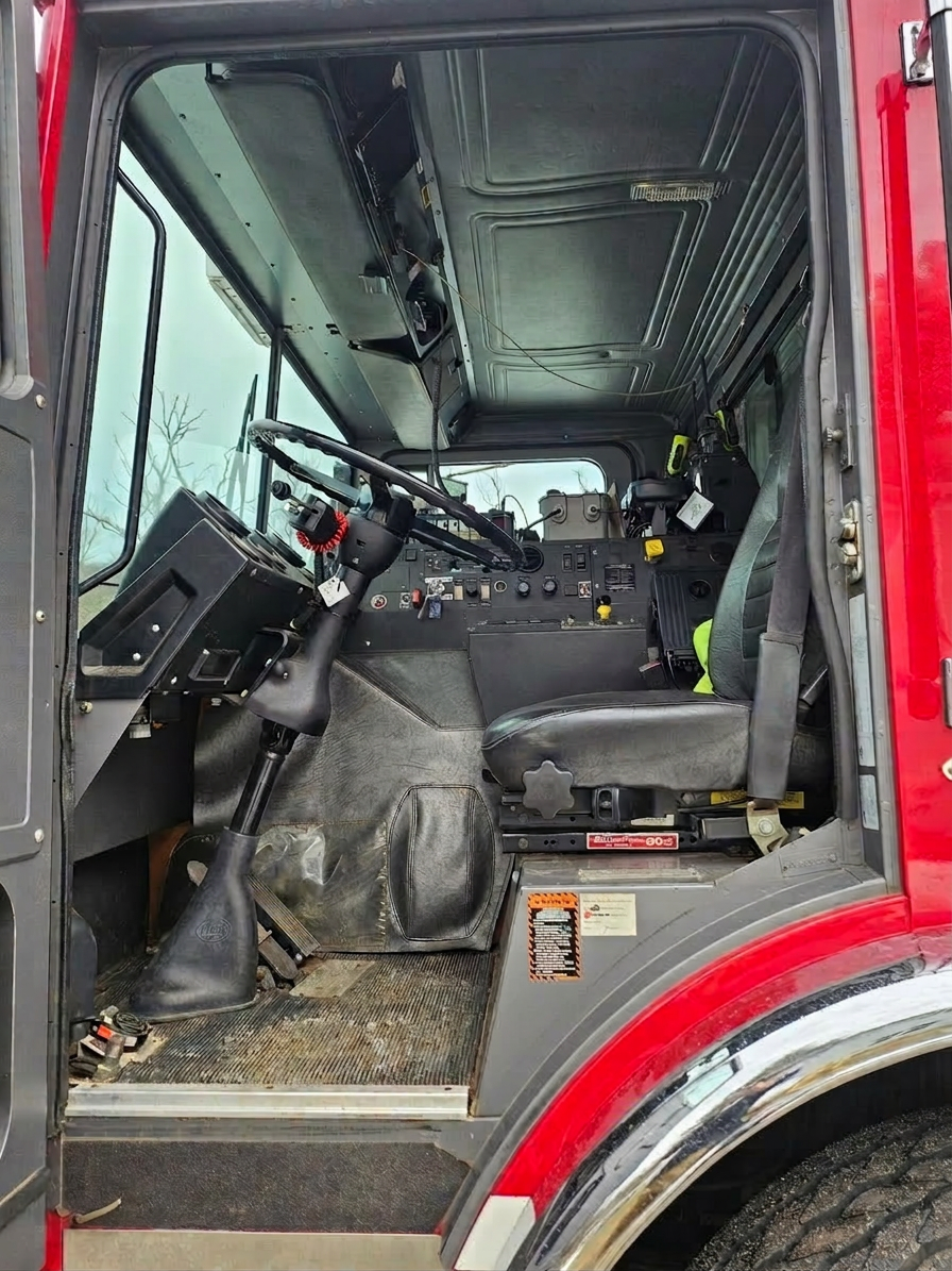 1999 Mack MR688P Pumper - image 21