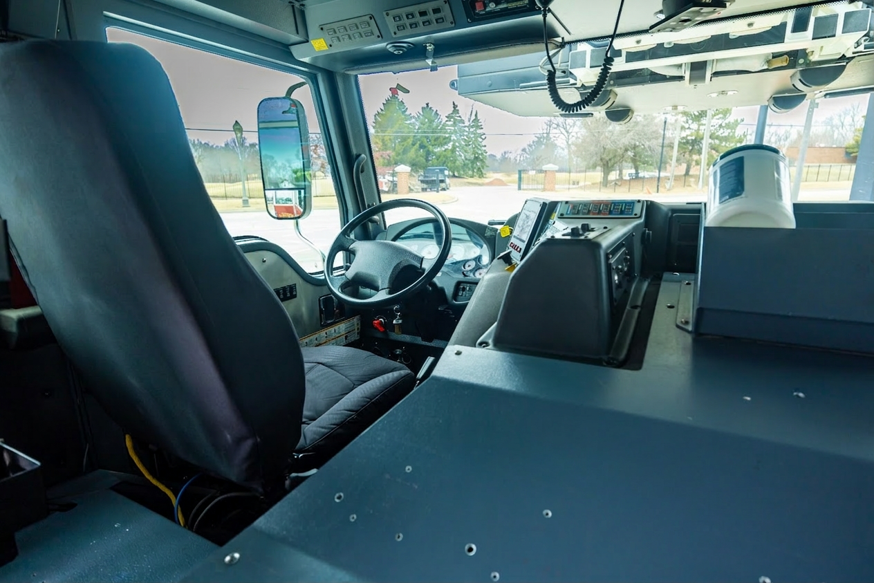 2016 Pierce Velocity 100' Quint - image 45