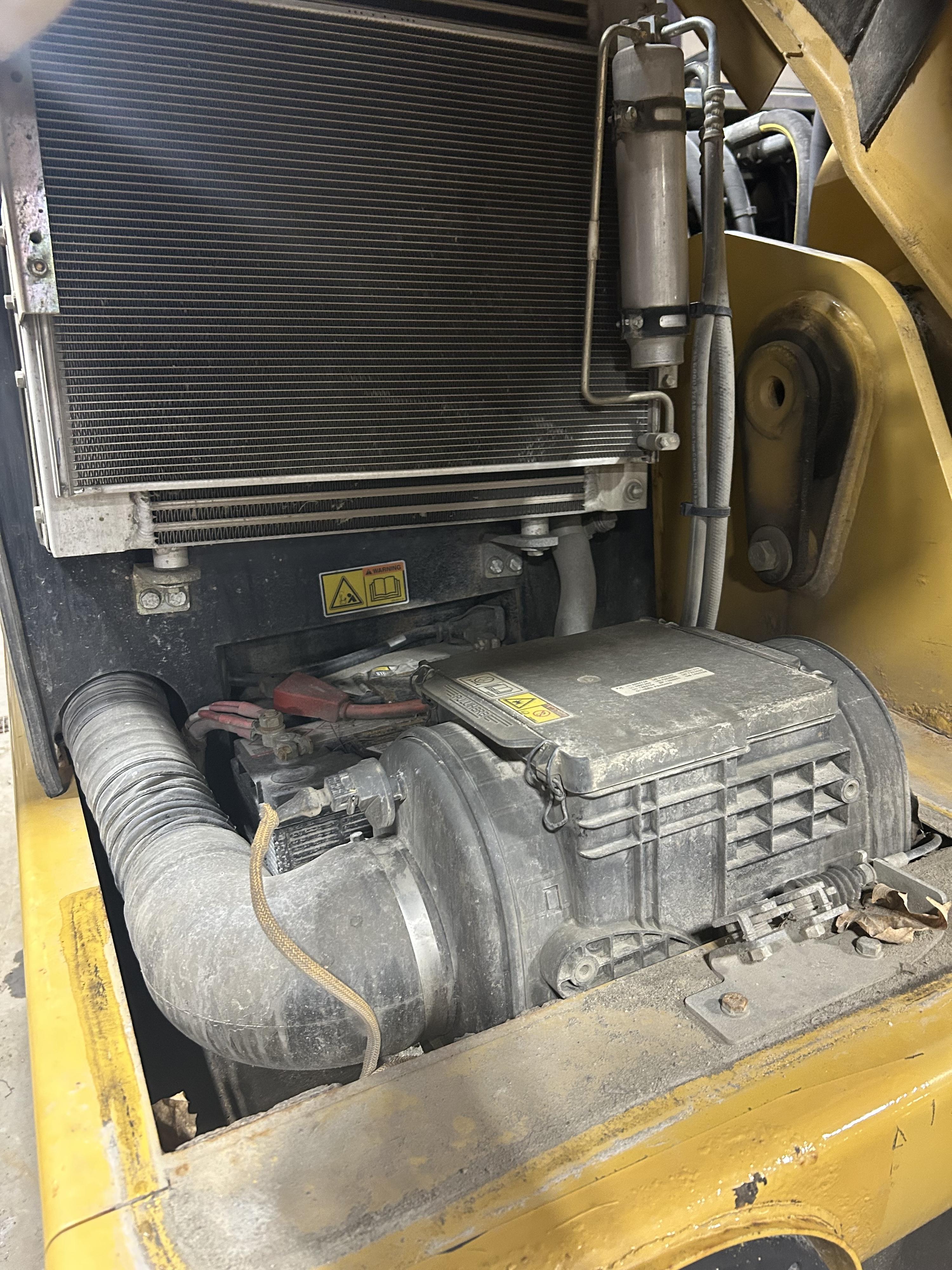 2010 Caterpillar M318D Excavator - image 22
