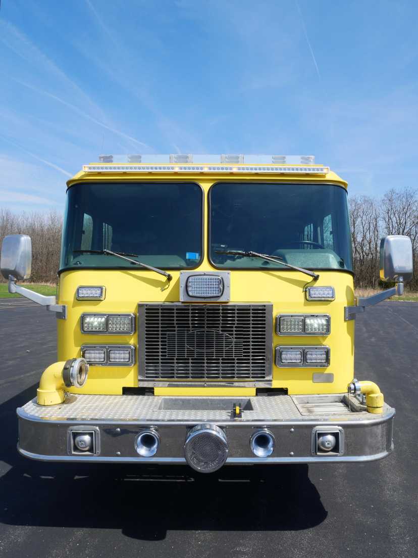 1995 E-One Cyclone Pumper — photo 2