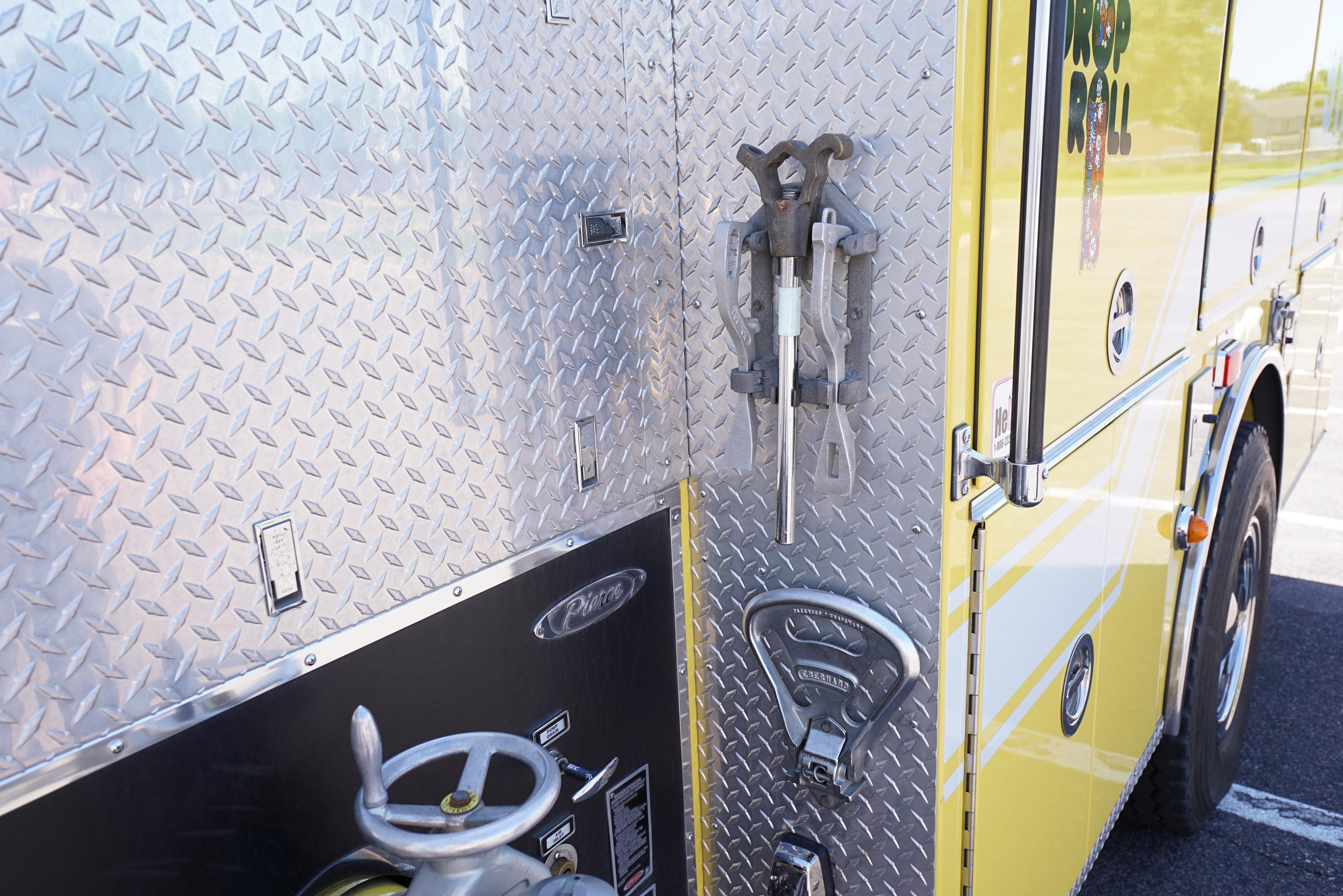 1995 Pierce Saber Pumper - image 71