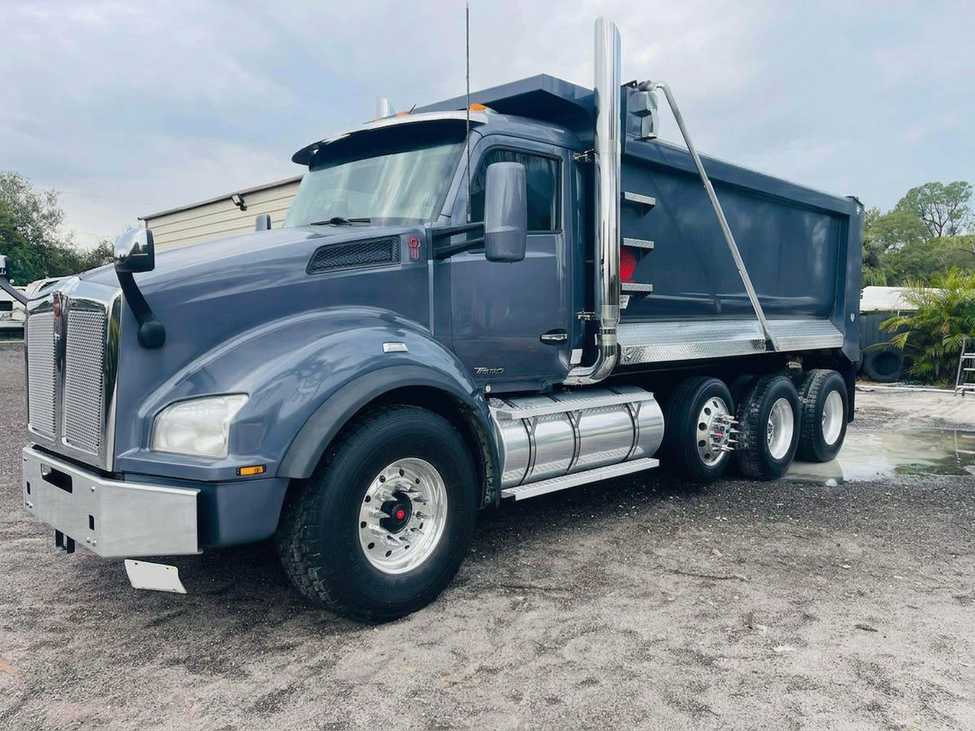 2020 Kenworth T880 Dump Truck