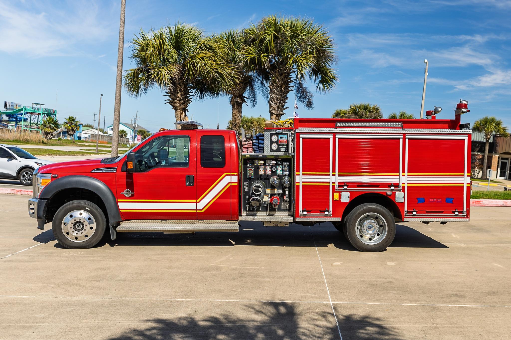 2013 Pierce Ford 4x4 Mini Pumper - image 2