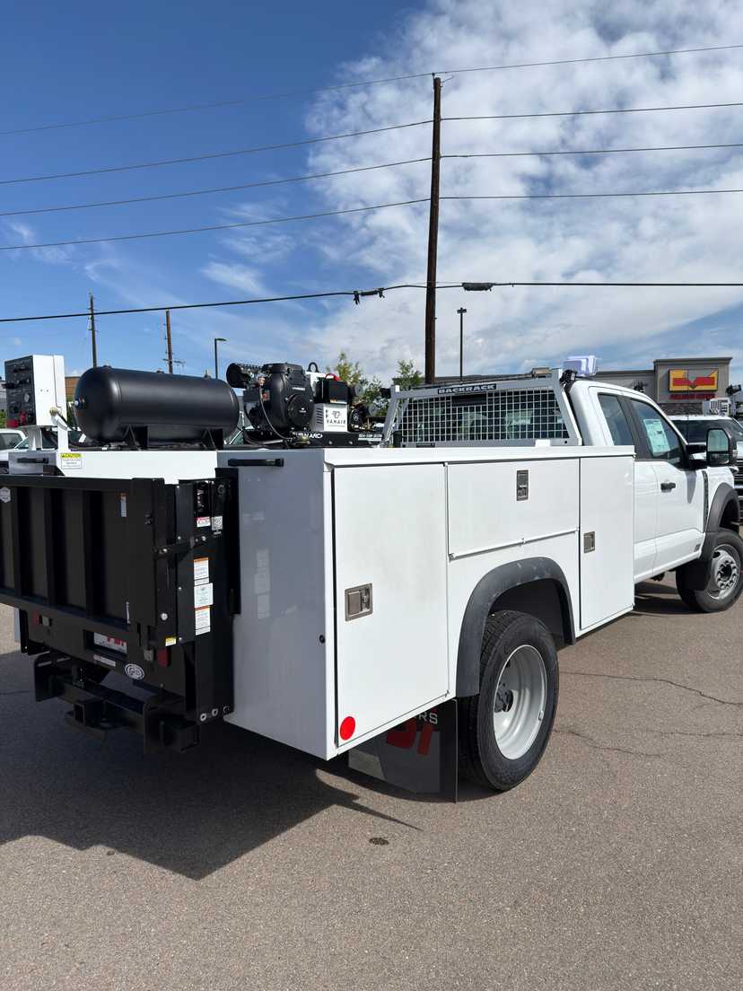 2024 Ford F-450 4x4 Welding Work Truck — photo 3