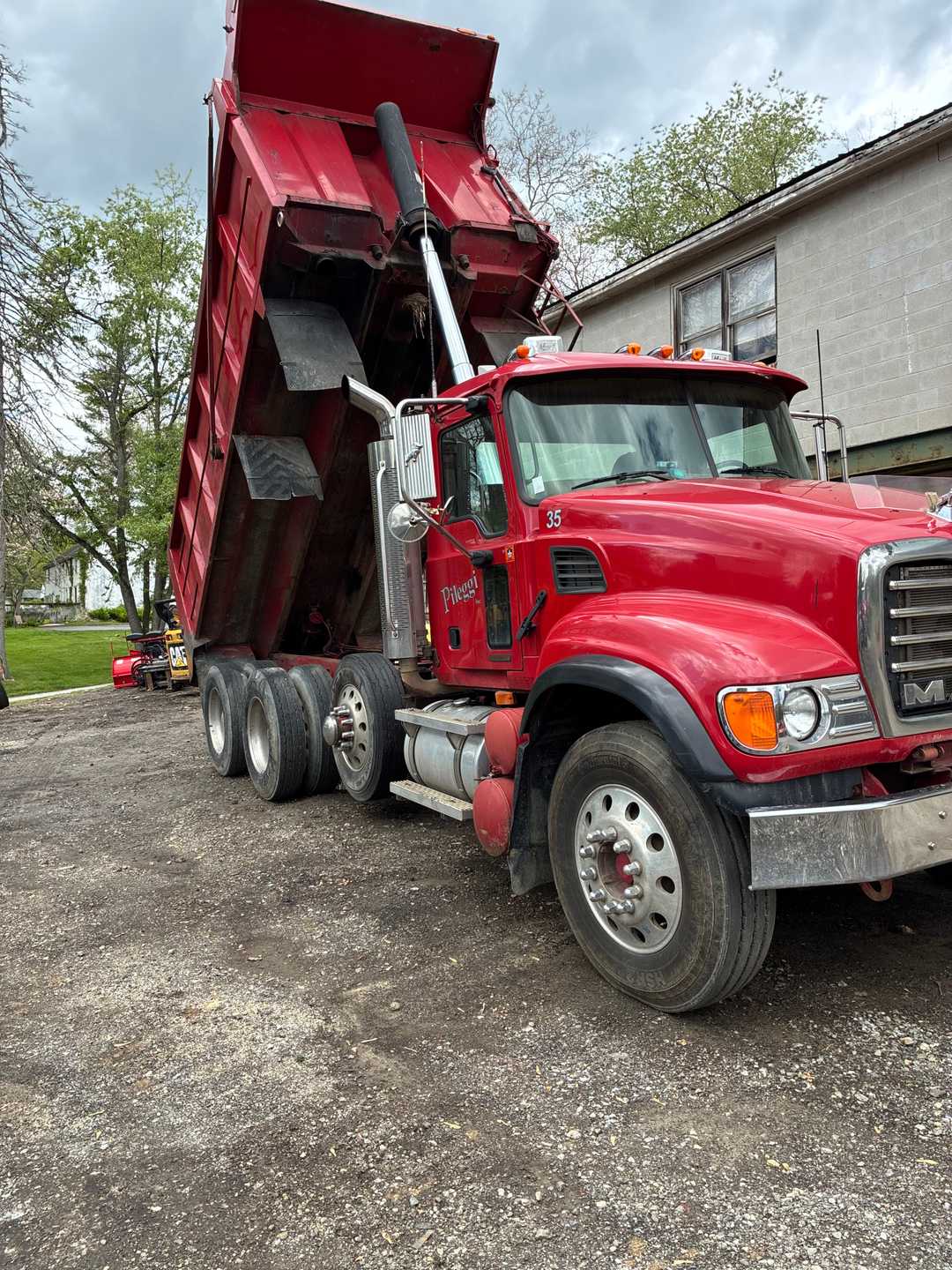 2006 Mack Dump Truck