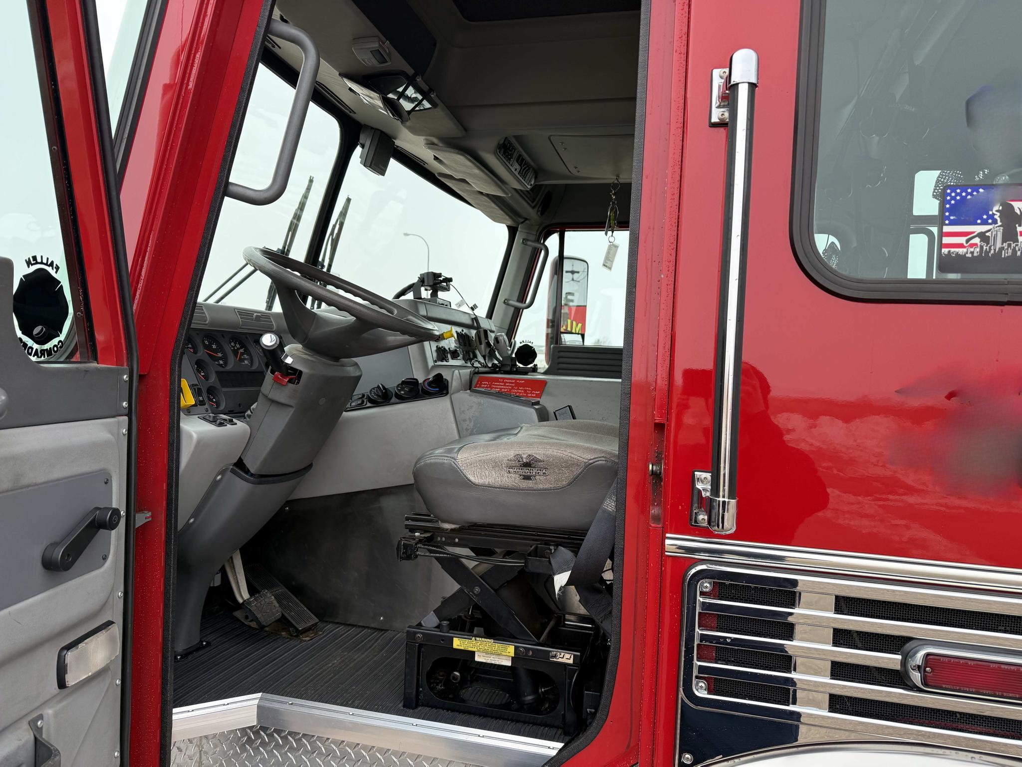 2001 American LaFrance Eagle Pumper Tanker - image 2