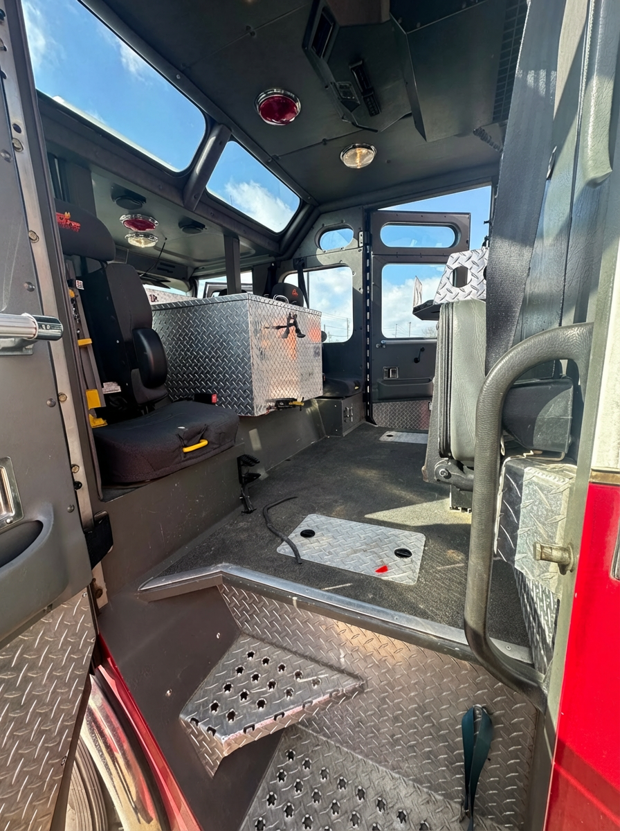 2000 E-One Cyclone Pumper - image 14
