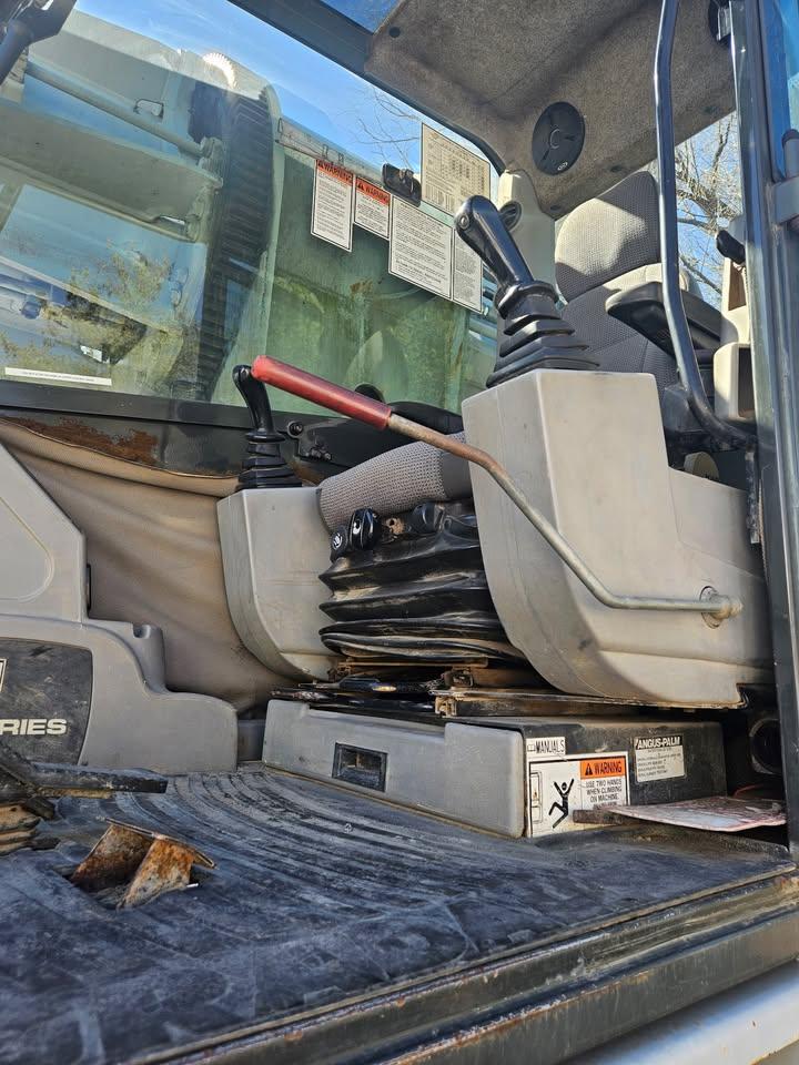 2005 Gradall XL 4100-2 Wheeled Excavator - image 12