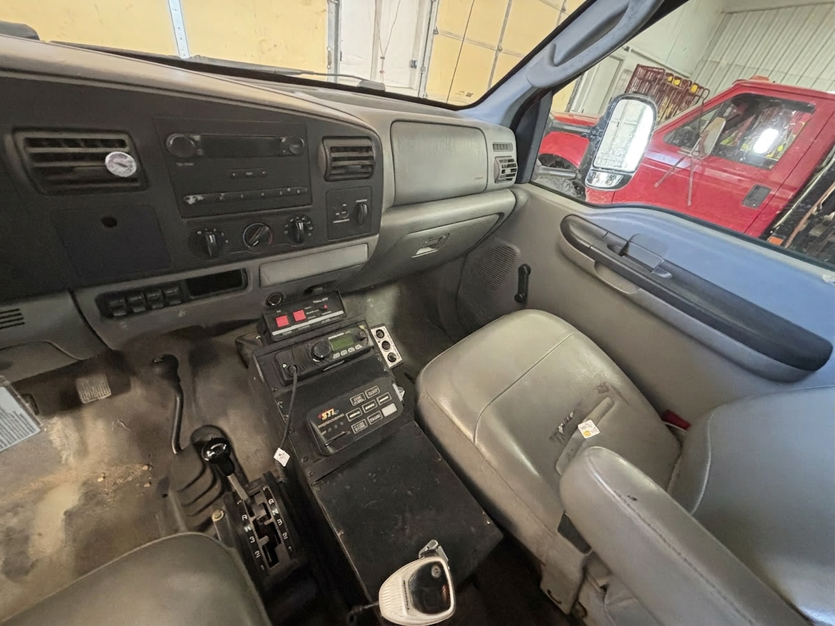 2005 Ford F-550 4x4 Brush Truck - image 9